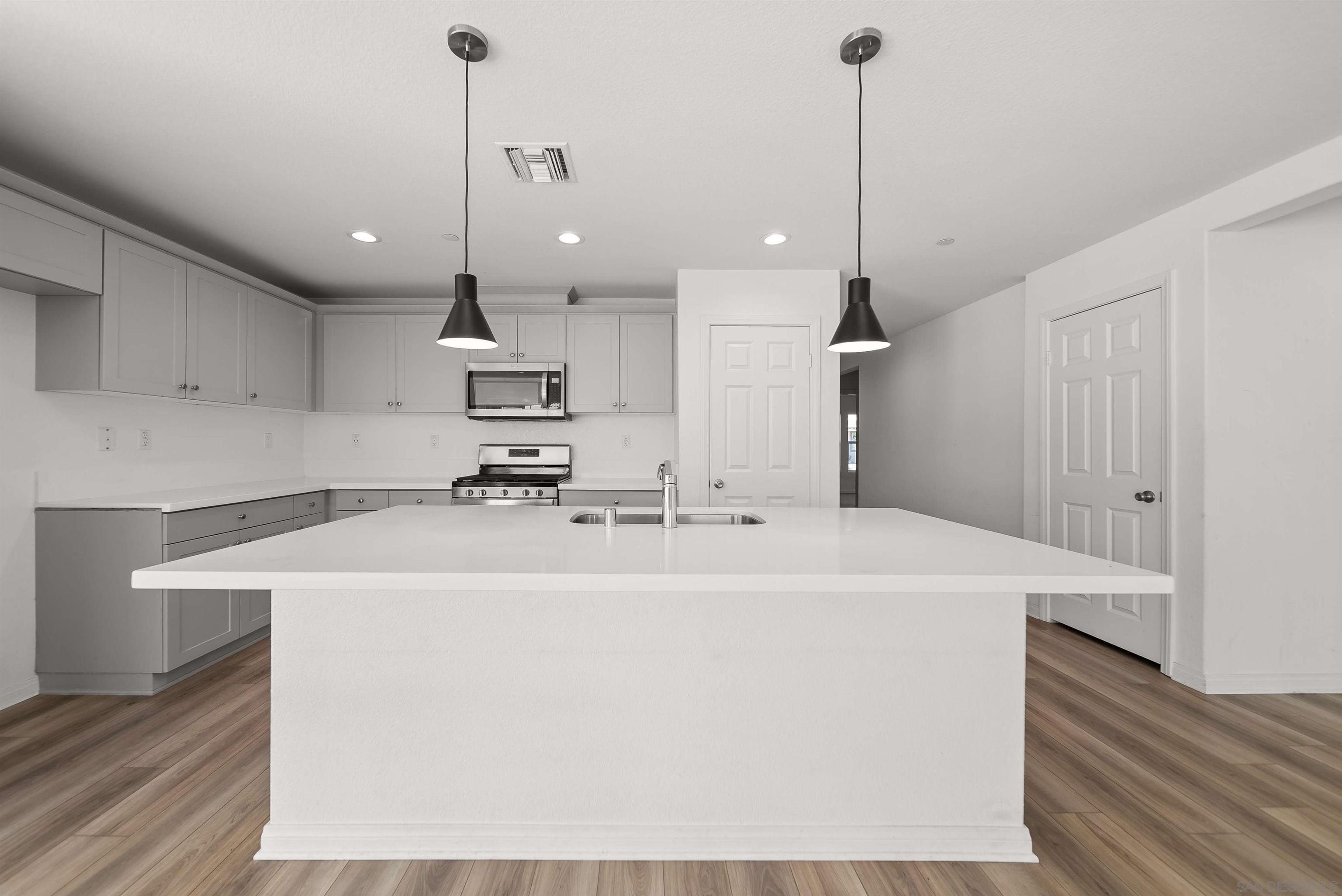 Detail Gallery Image 6 of 14 For 20075  Sanquinella Cir, Riverside,  CA 92507 - 3 Beds | 2 Baths