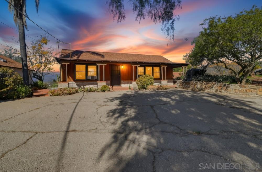 Detail Gallery Image 3 of 73 For 602  Starbright Ln, Alpine,  CA 91901 - 4 Beds | 4 Baths