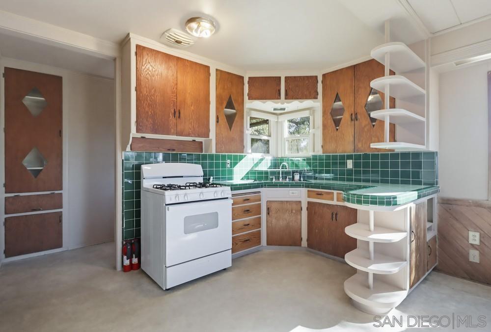 Detail Gallery Image 22 of 73 For 602  Starbright Ln, Alpine,  CA 91901 - 4 Beds | 4 Baths