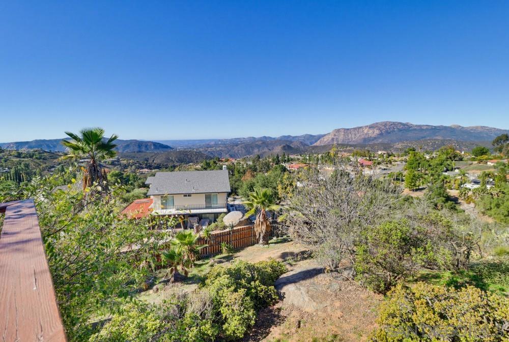 Detail Gallery Image 4 of 73 For 602  Starbright Ln, Alpine,  CA 91901 - 4 Beds | 4 Baths