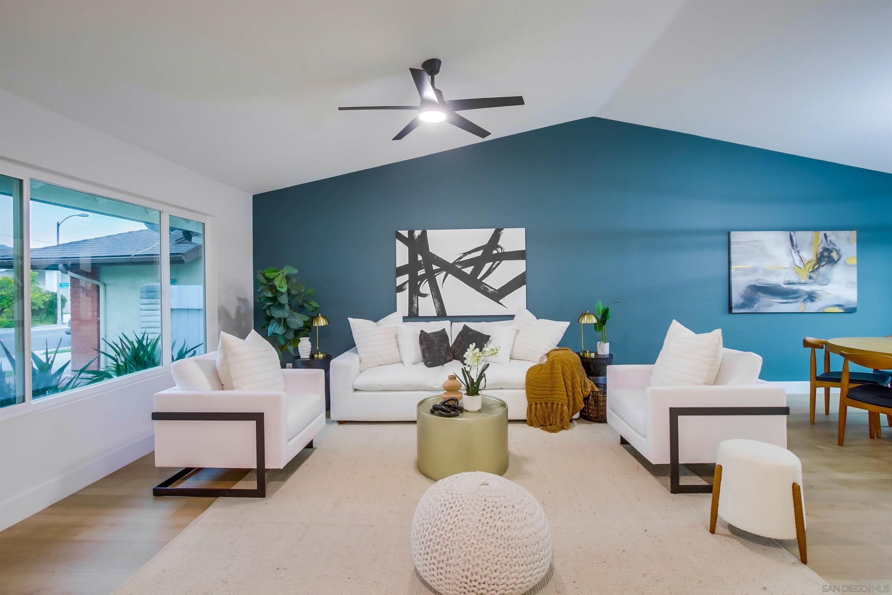 Detail Gallery Image 12 of 58 For 13856  Paseo Cardiel, San Diego,  CA 92129 - 4 Beds | 2/1 Baths