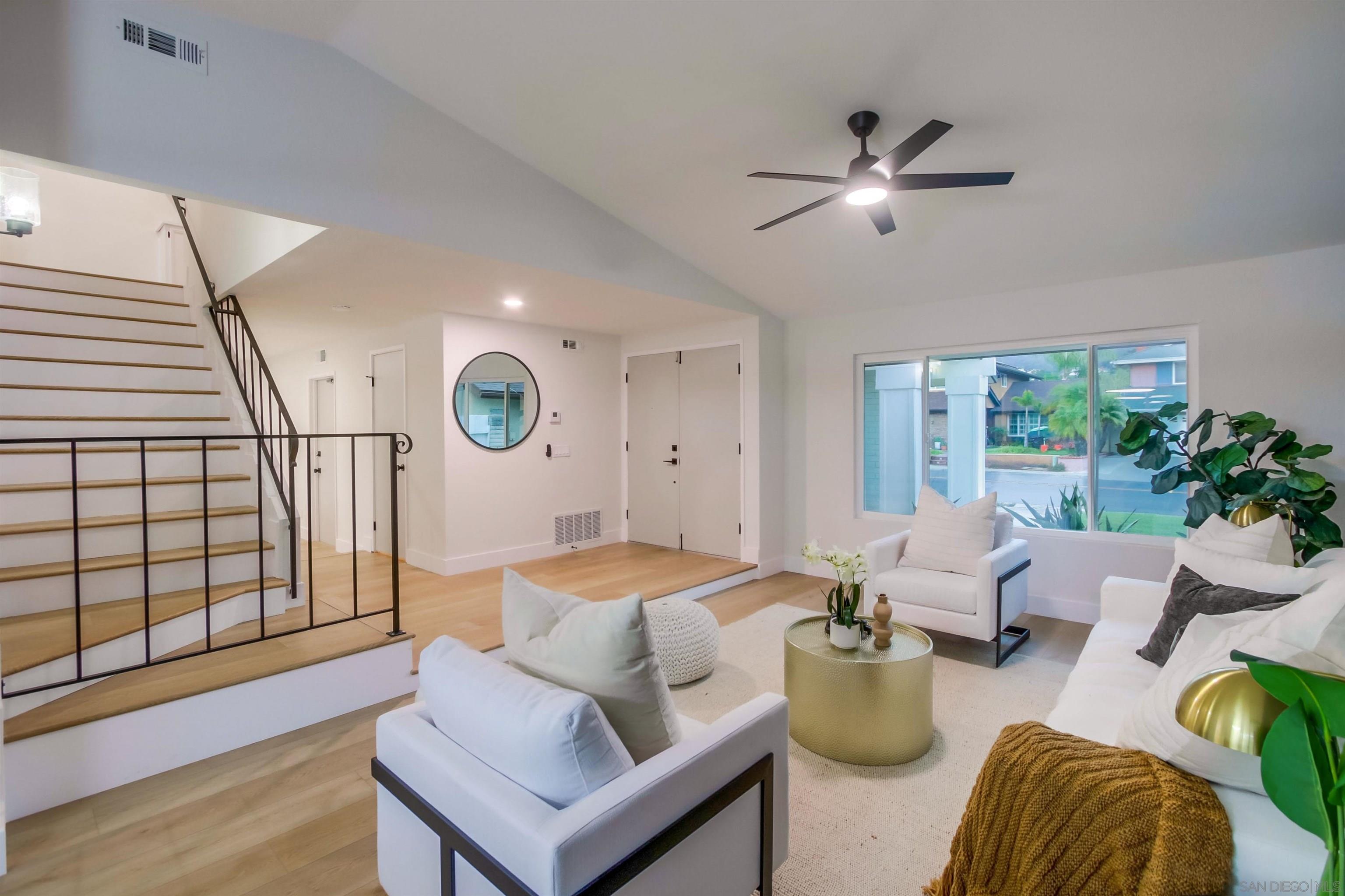 Detail Gallery Image 13 of 58 For 13856  Paseo Cardiel, San Diego,  CA 92129 - 4 Beds | 2/1 Baths