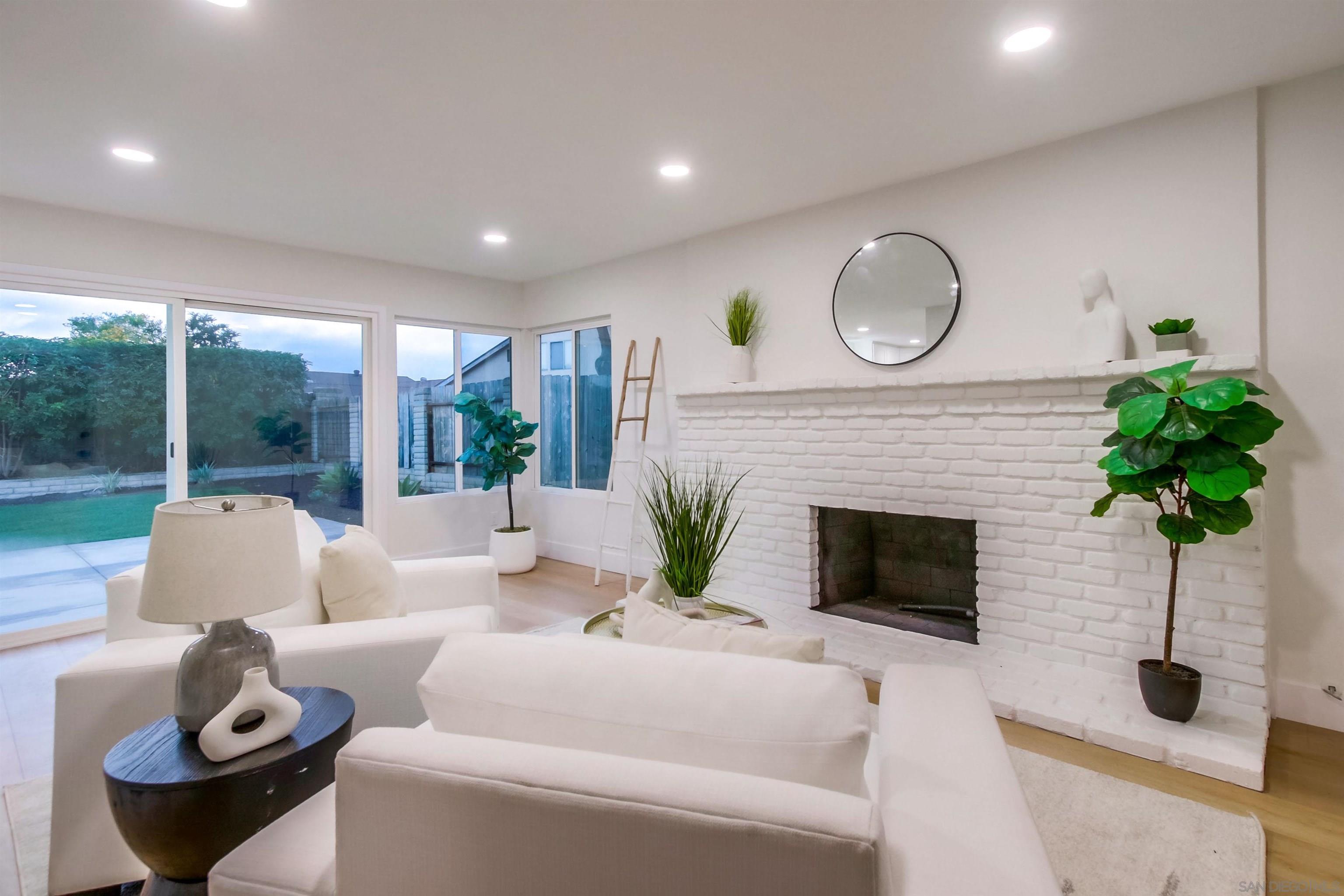 Detail Gallery Image 17 of 58 For 13856  Paseo Cardiel, San Diego,  CA 92129 - 4 Beds | 2/1 Baths