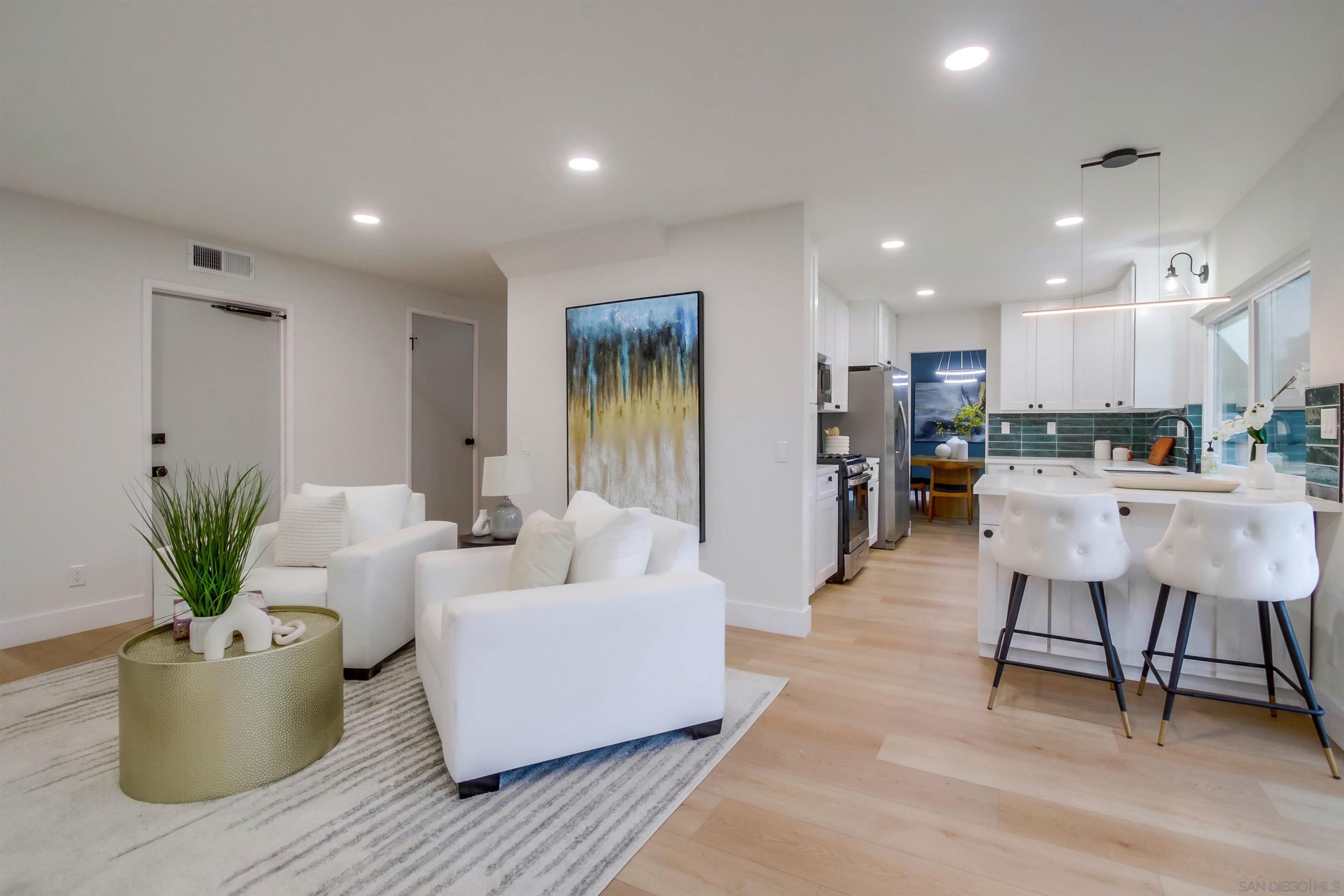 Detail Gallery Image 20 of 58 For 13856  Paseo Cardiel, San Diego,  CA 92129 - 4 Beds | 2/1 Baths