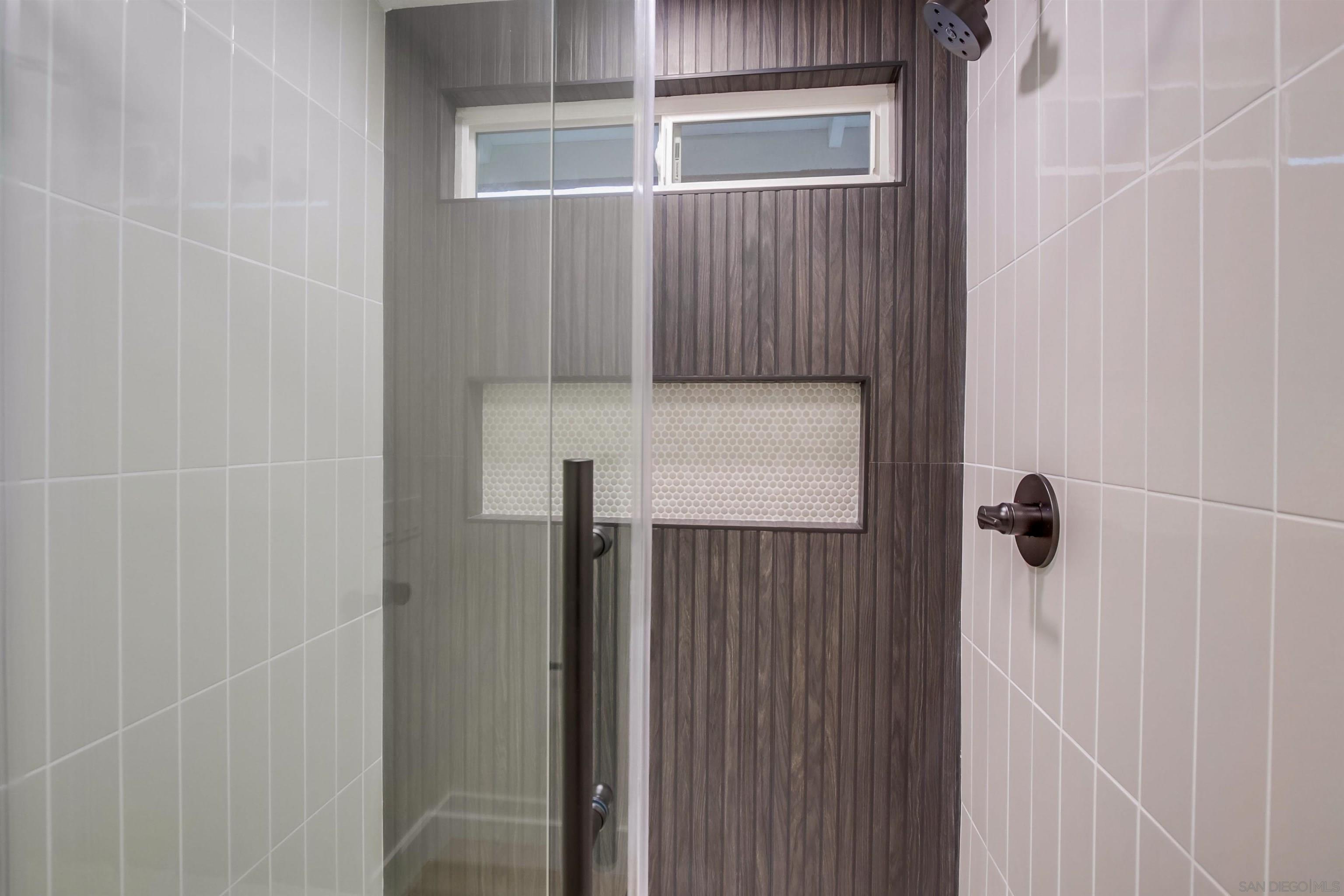 Detail Gallery Image 32 of 58 For 13856  Paseo Cardiel, San Diego,  CA 92129 - 4 Beds | 2/1 Baths