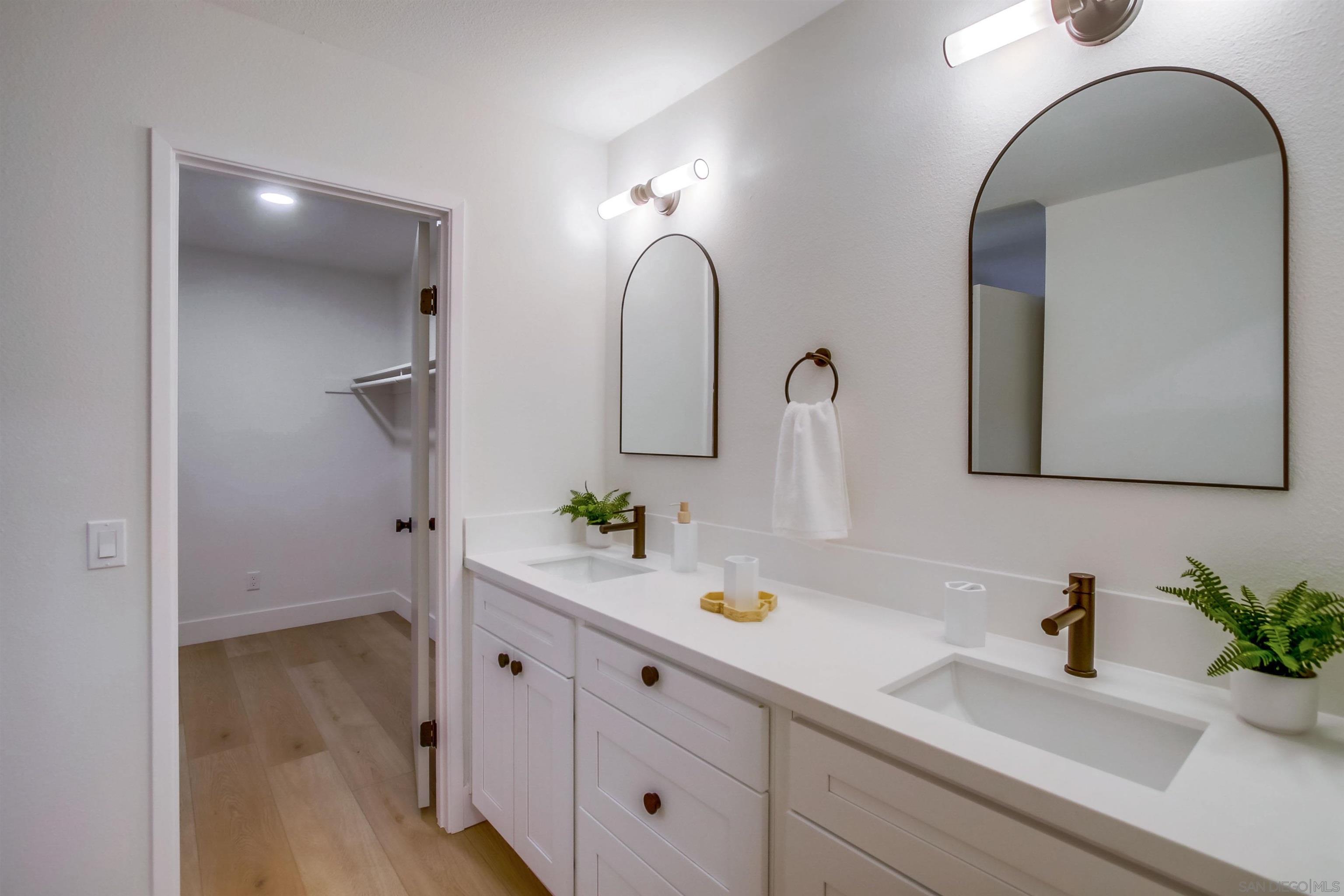 Detail Gallery Image 33 of 58 For 13856  Paseo Cardiel, San Diego,  CA 92129 - 4 Beds | 2/1 Baths