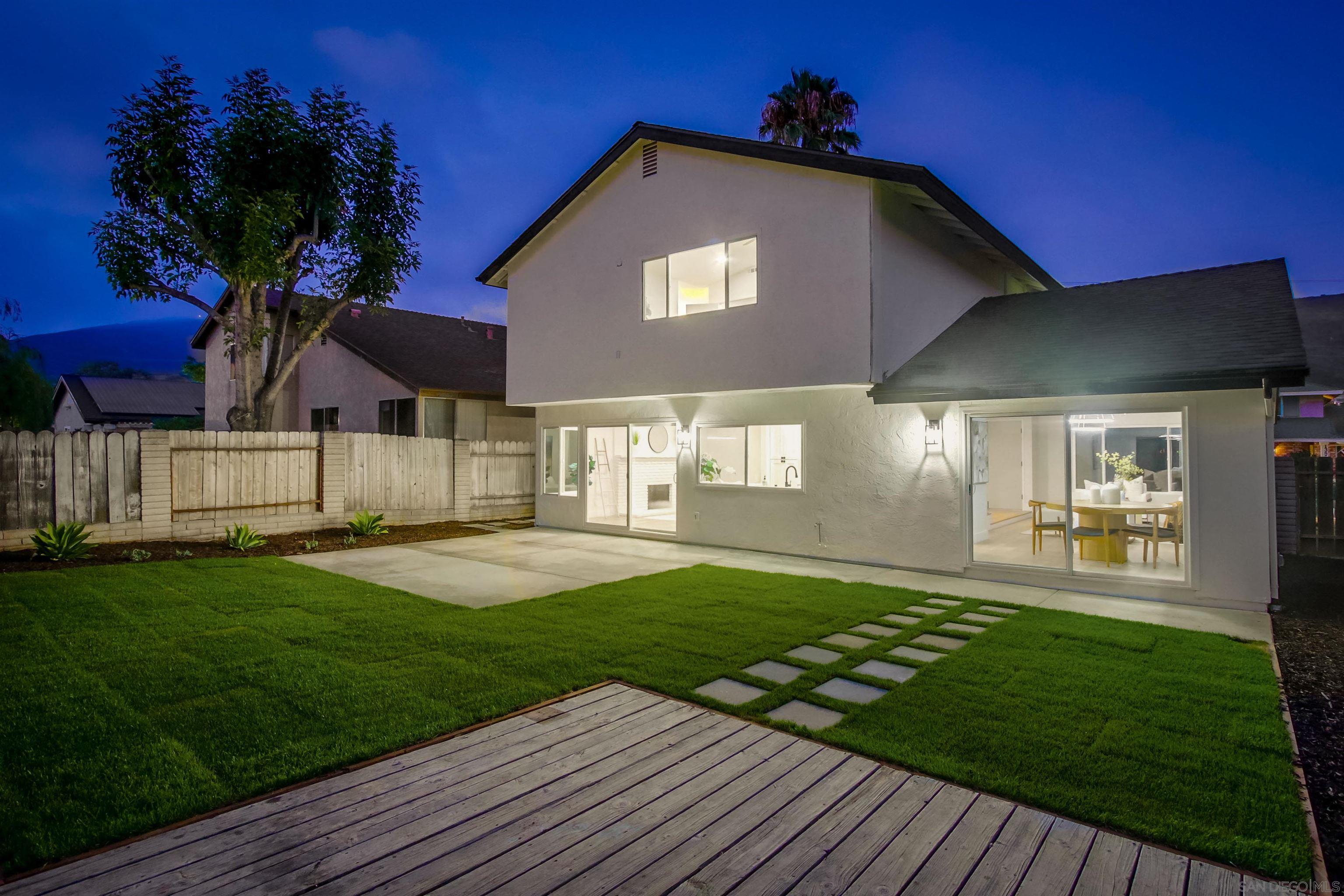 Detail Gallery Image 6 of 58 For 13856  Paseo Cardiel, San Diego,  CA 92129 - 4 Beds | 2/1 Baths