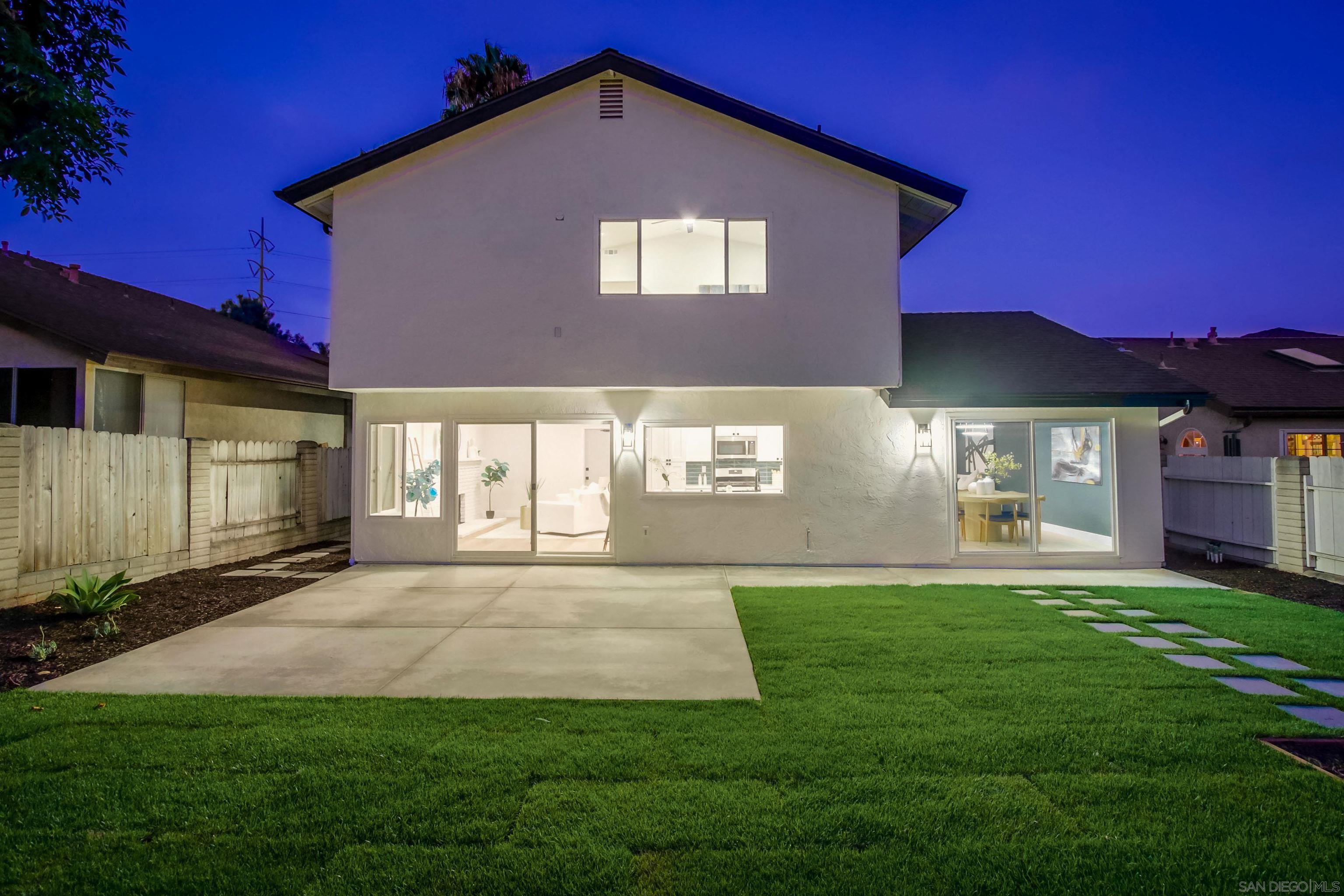 Detail Gallery Image 7 of 58 For 13856  Paseo Cardiel, San Diego,  CA 92129 - 4 Beds | 2/1 Baths