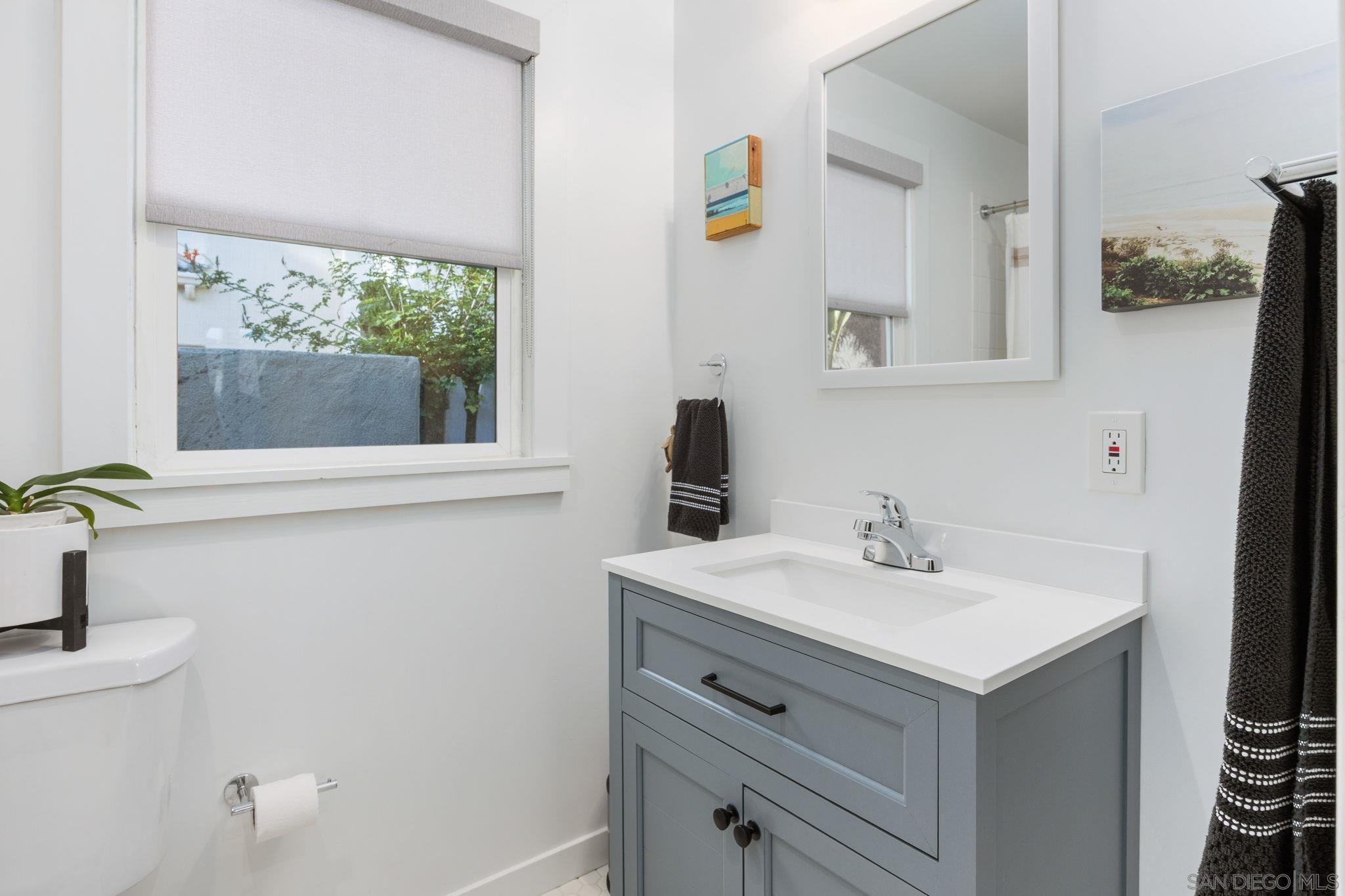 Detail Gallery Image 18 of 32 For 2386  Newport Avenue, Cardiff By The Sea,  CA 92007 - 3 Beds | 2 Baths