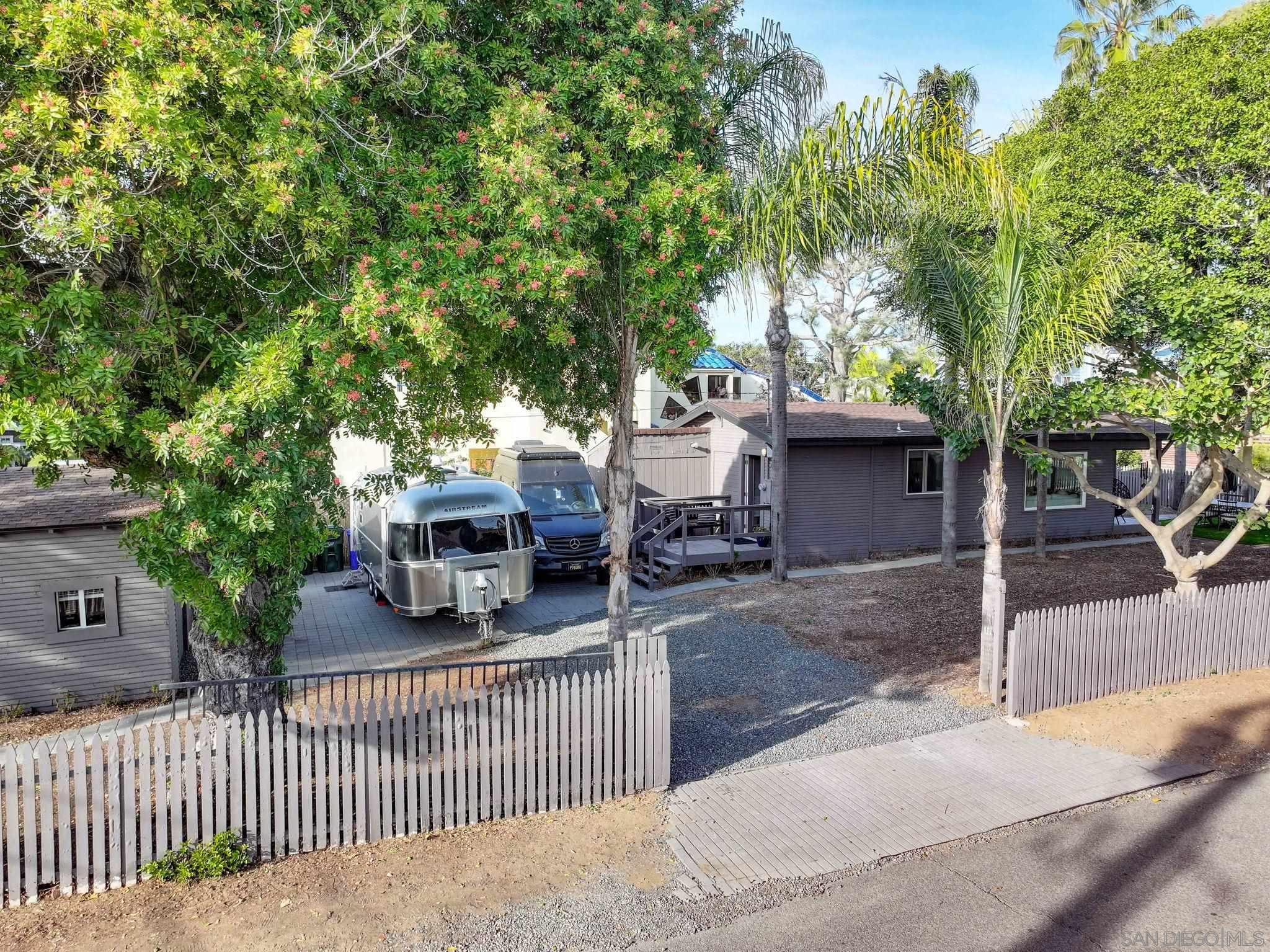 Detail Gallery Image 21 of 32 For 2386  Newport Avenue, Cardiff By The Sea,  CA 92007 - 3 Beds | 2 Baths