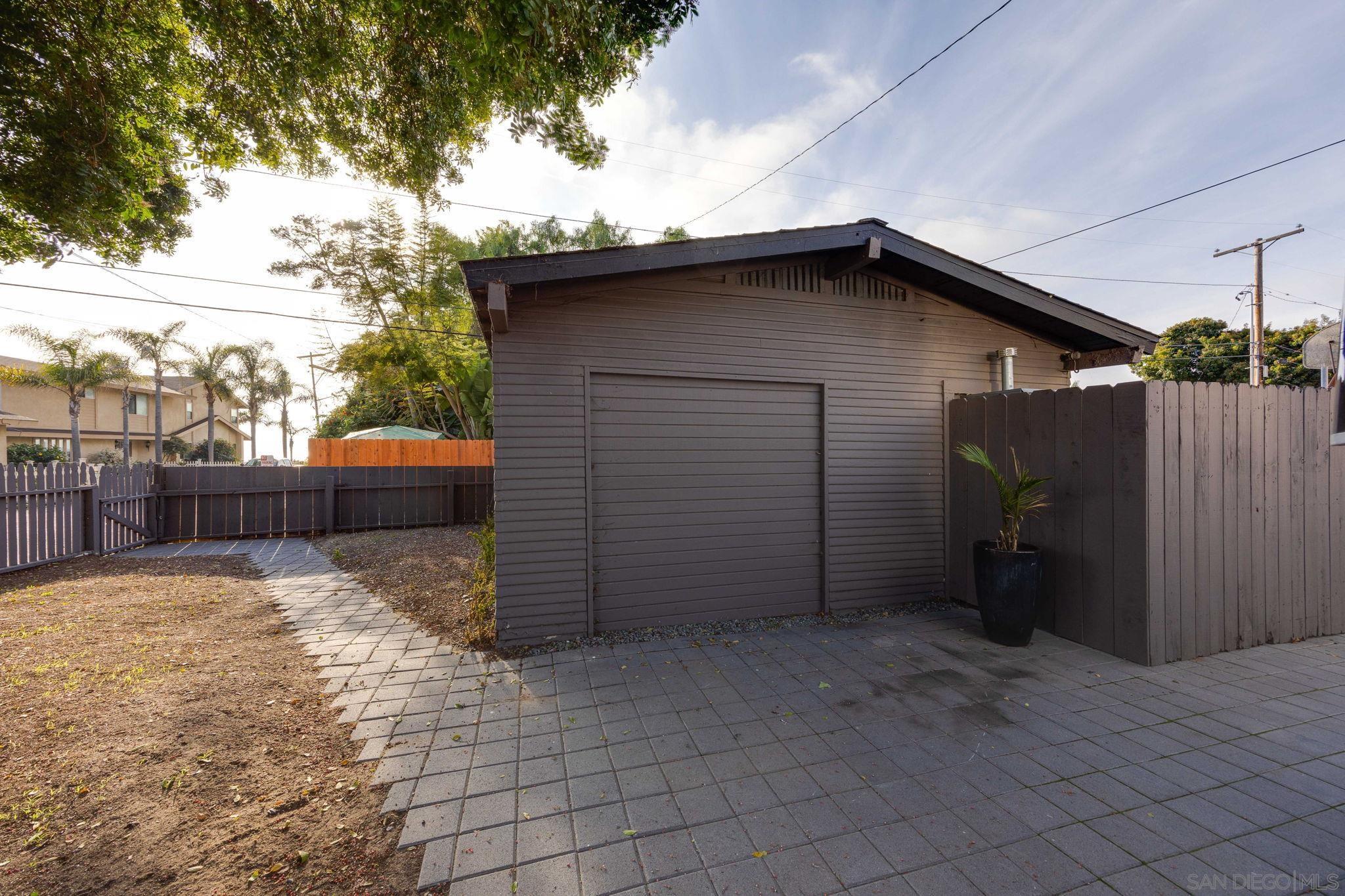 Detail Gallery Image 23 of 32 For 2386  Newport Avenue, Cardiff By The Sea,  CA 92007 - 3 Beds | 2 Baths