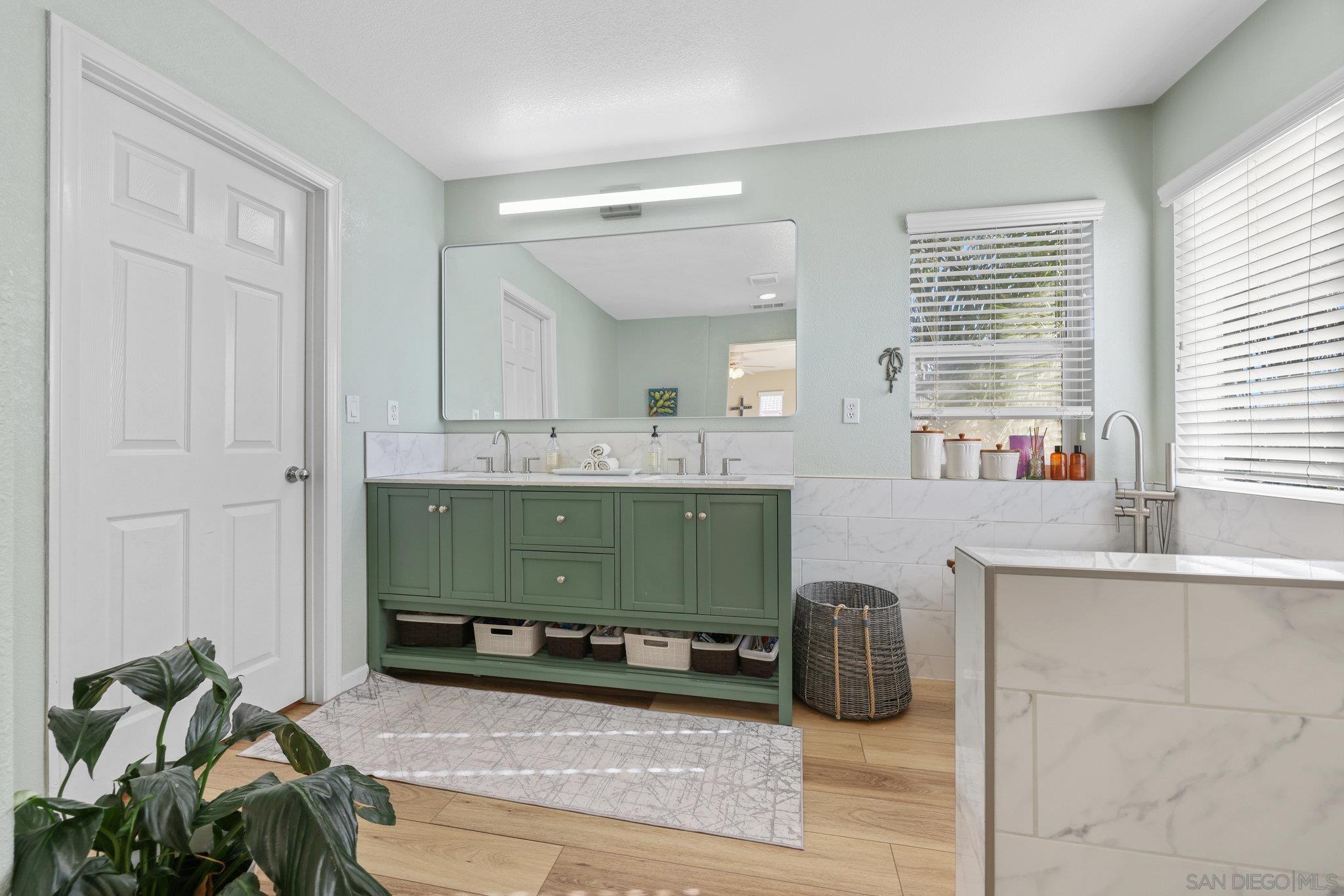 Detail Gallery Image 22 of 47 For 29737  Northshore, Menifee,  CA 92584 - 4 Beds | 2/1 Baths