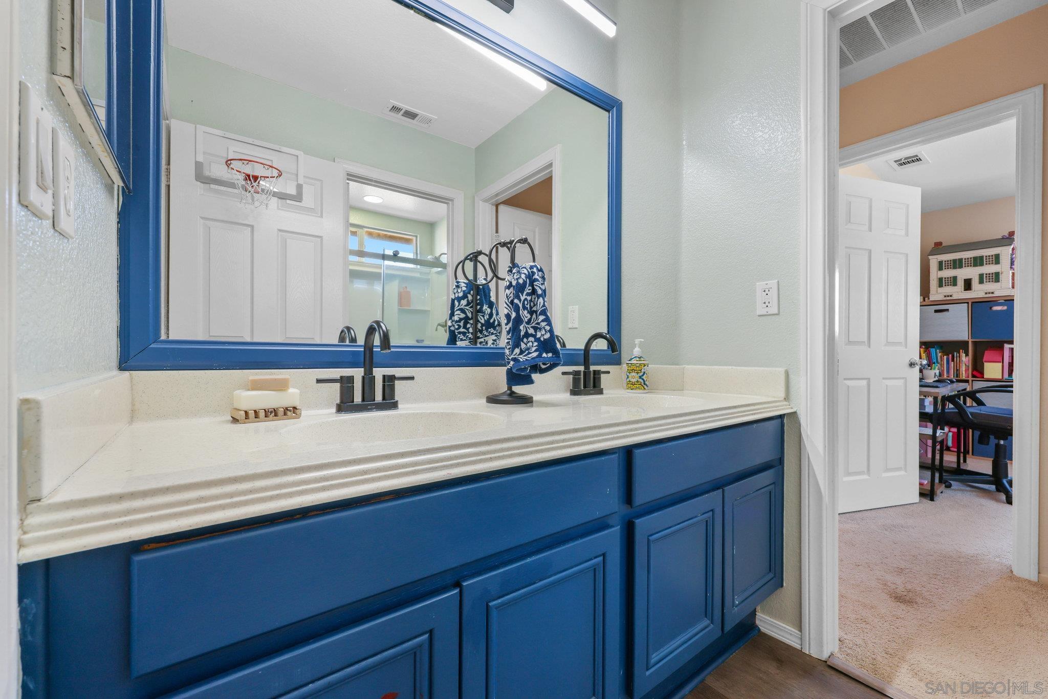 Detail Gallery Image 27 of 47 For 29737  Northshore, Menifee,  CA 92584 - 4 Beds | 2/1 Baths