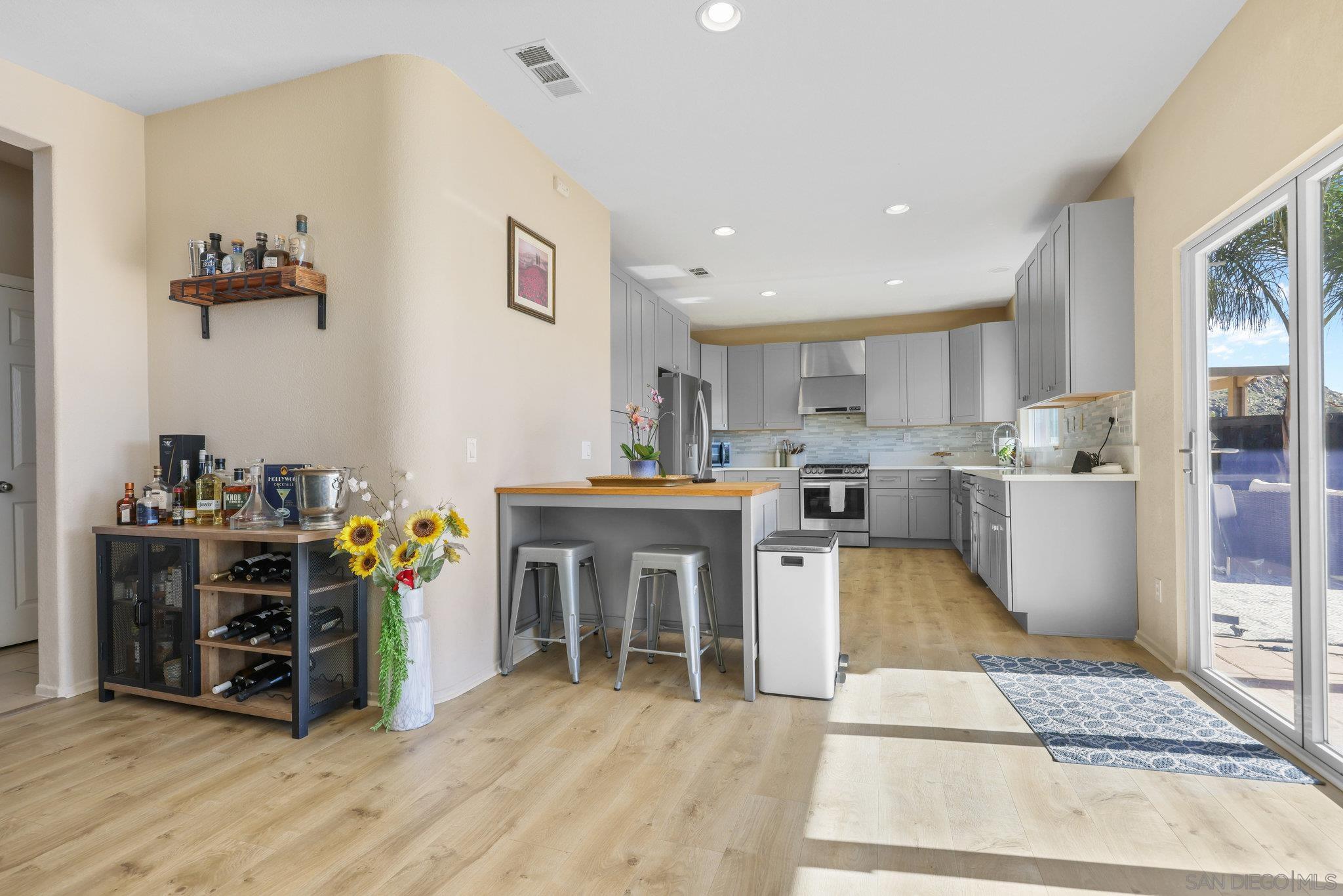 Detail Gallery Image 8 of 47 For 29737  Northshore, Menifee,  CA 92584 - 4 Beds | 2/1 Baths