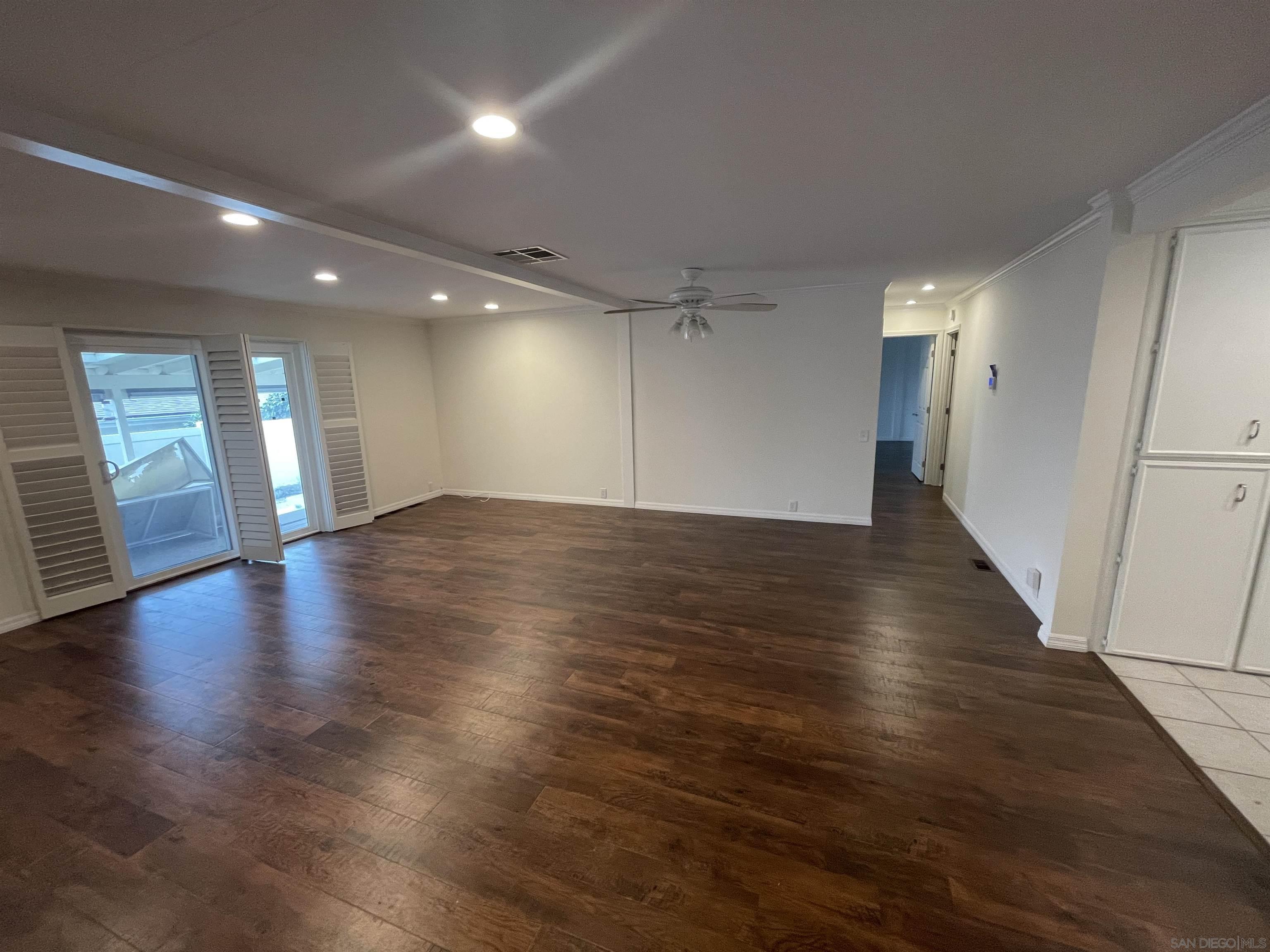 Detail Gallery Image 2 of 17 For 630  via Columbia, Vista,  CA 92081 - 2 Beds | 2 Baths