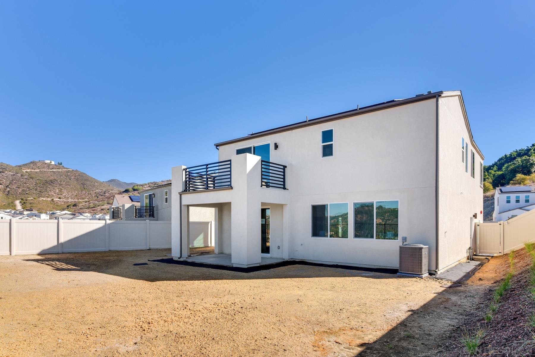 Detail Gallery Image 2 of 24 For 650  Meadowood St Lot 395, Fallbrook,  CA 92028 - 4 Beds | 3 Baths