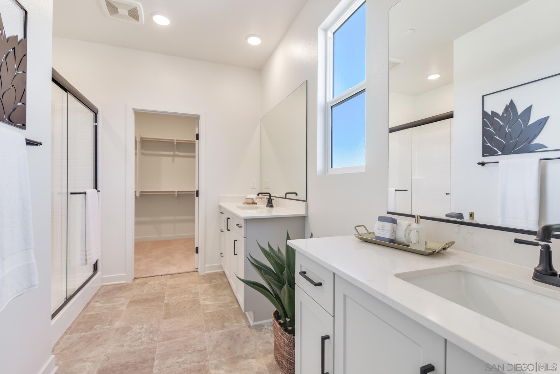 Detail Gallery Image 17 of 24 For 650  Meadowood St Lot 395, Fallbrook,  CA 92028 - 4 Beds | 3 Baths