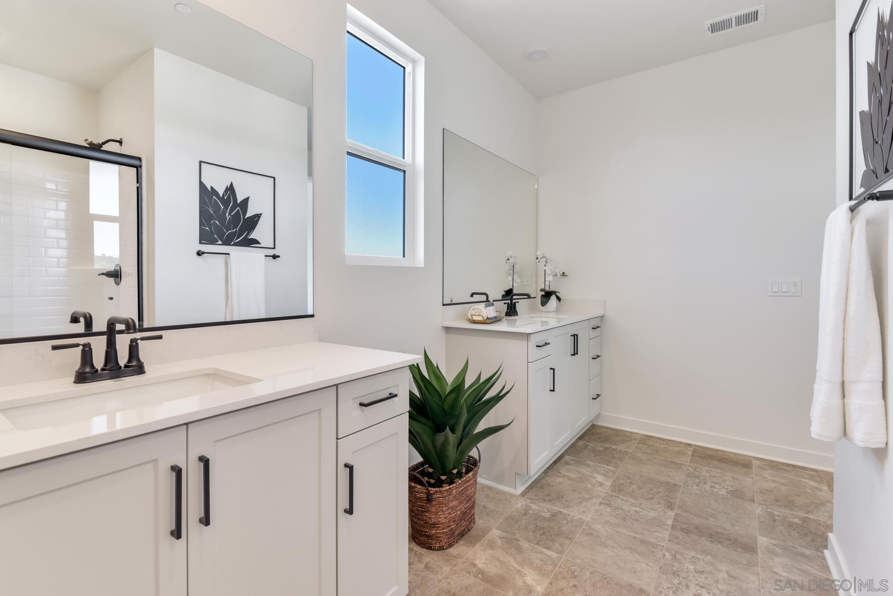 Detail Gallery Image 18 of 24 For 650  Meadowood St Lot 395, Fallbrook,  CA 92028 - 4 Beds | 3 Baths