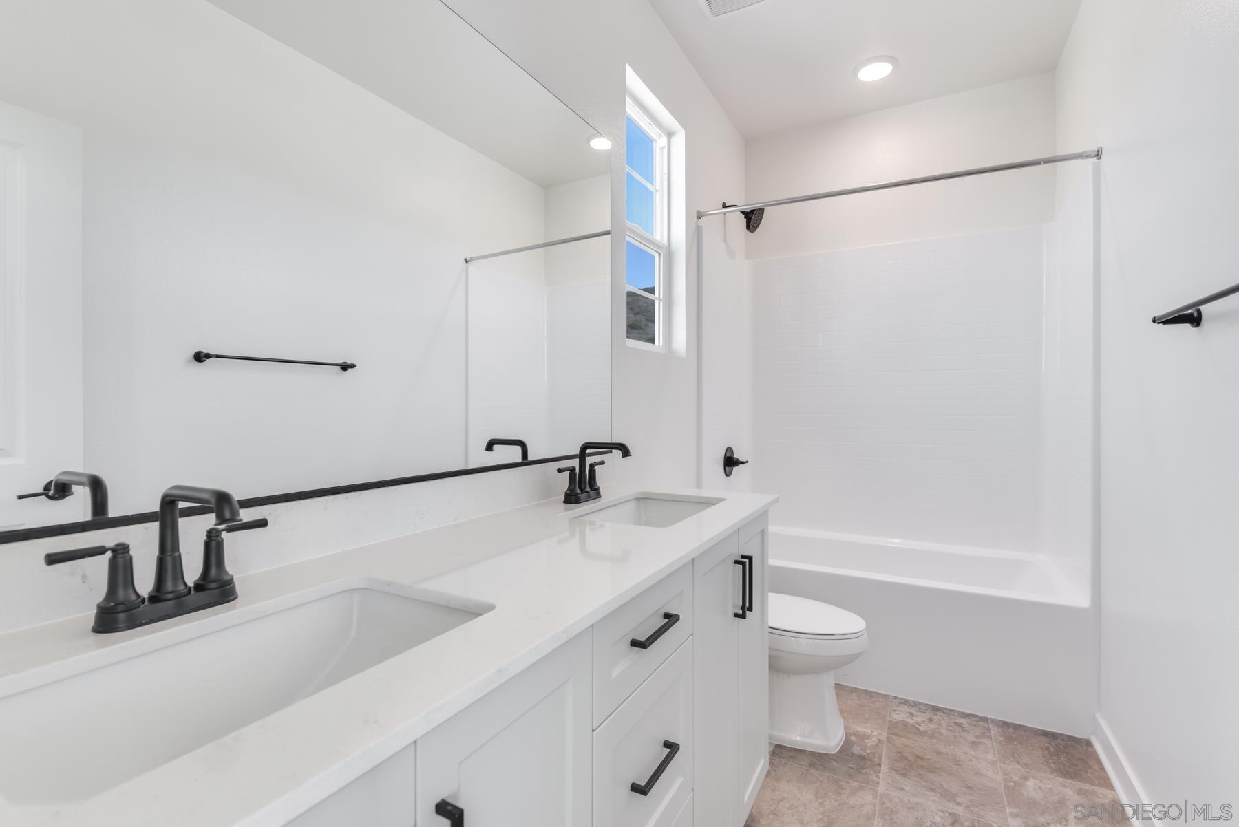 Detail Gallery Image 22 of 24 For 650  Meadowood St Lot 395, Fallbrook,  CA 92028 - 4 Beds | 3 Baths