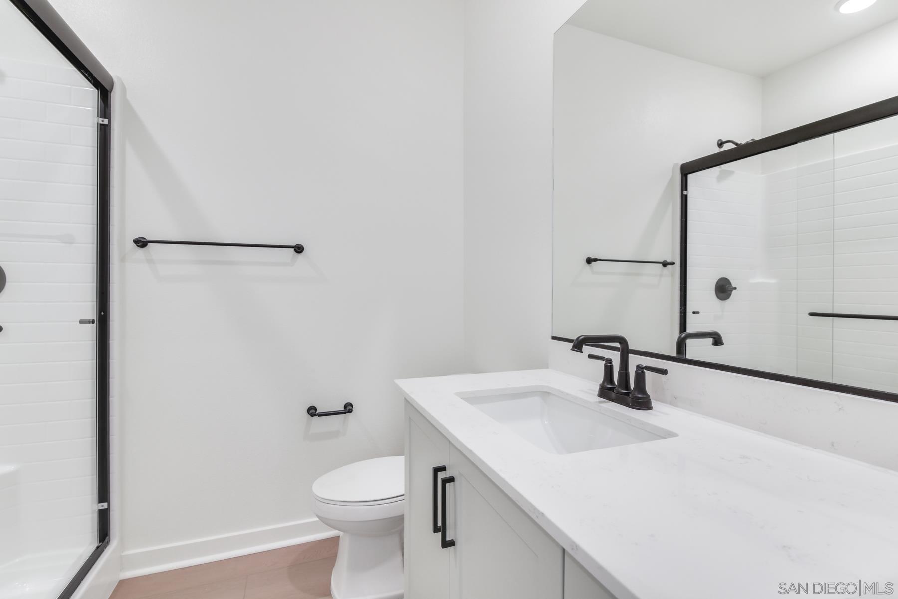 Detail Gallery Image 4 of 24 For 650  Meadowood St Lot 395, Fallbrook,  CA 92028 - 4 Beds | 3 Baths