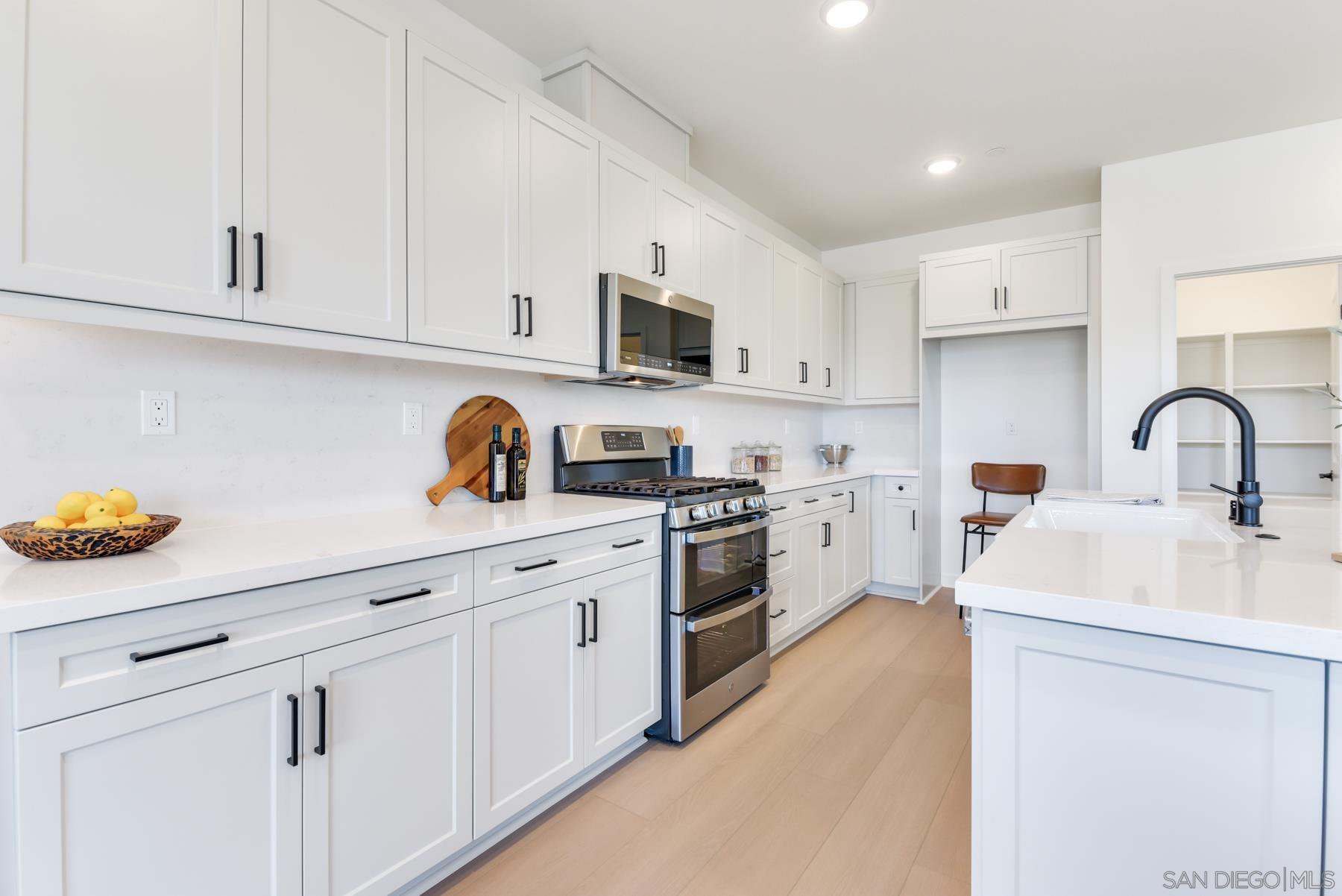 Detail Gallery Image 7 of 24 For 650  Meadowood St Lot 395, Fallbrook,  CA 92028 - 4 Beds | 3 Baths