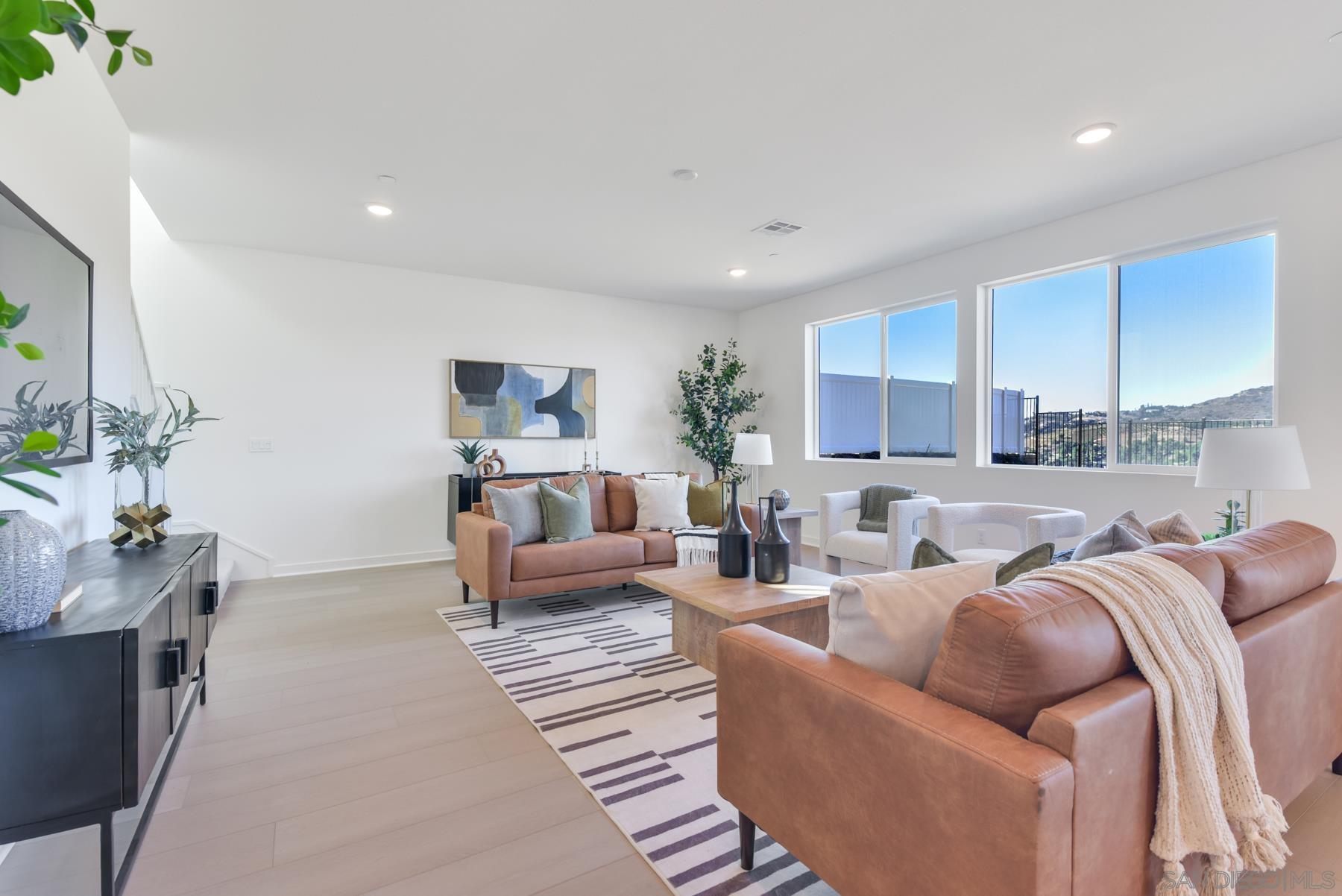 Detail Gallery Image 9 of 24 For 650  Meadowood St Lot 395, Fallbrook,  CA 92028 - 4 Beds | 3 Baths