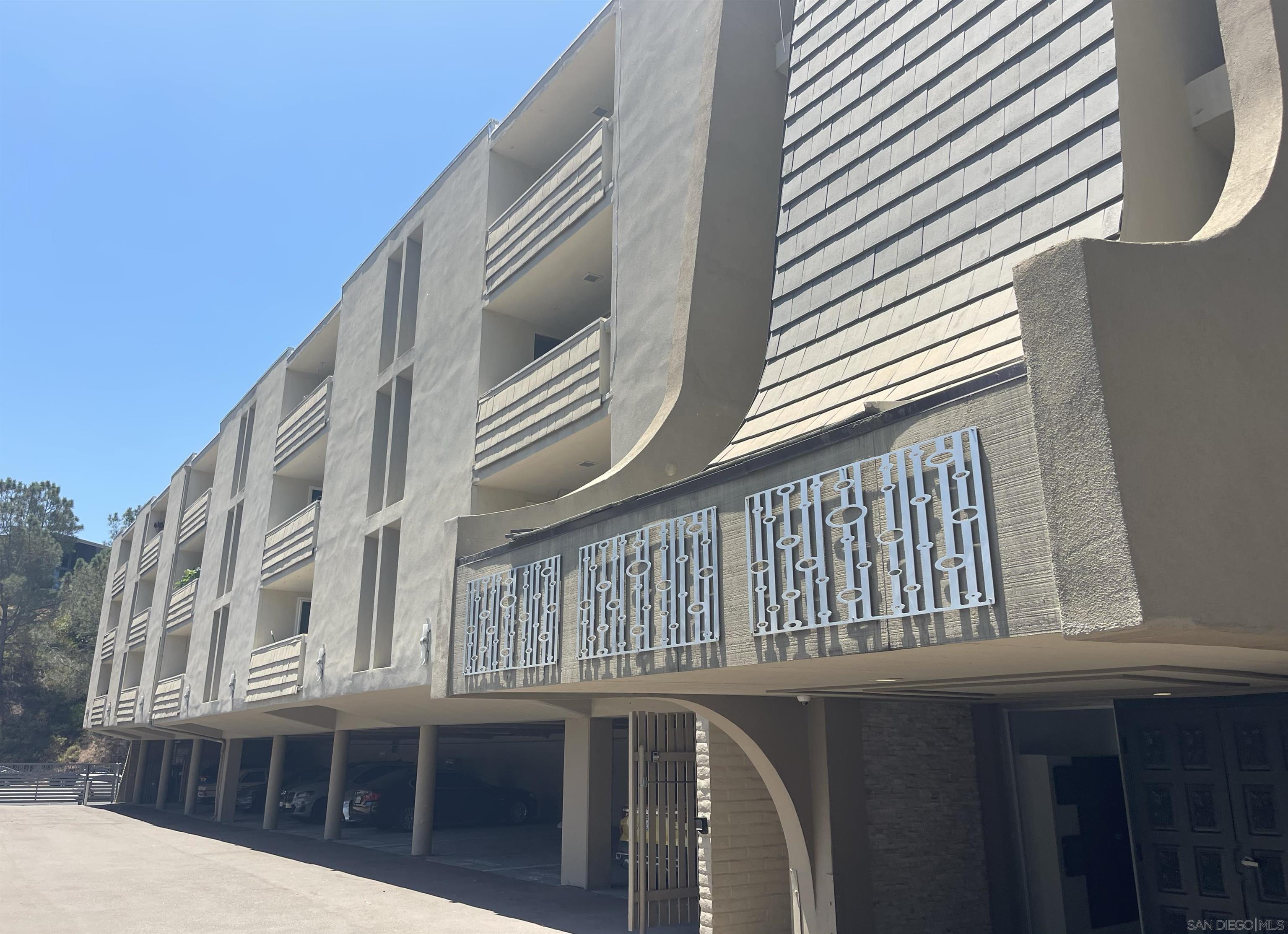 Detail Gallery Image 14 of 15 For 2510  Torrey Pines Rd  413, La Jolla,  CA 92037 - 1 Beds | 1 Baths