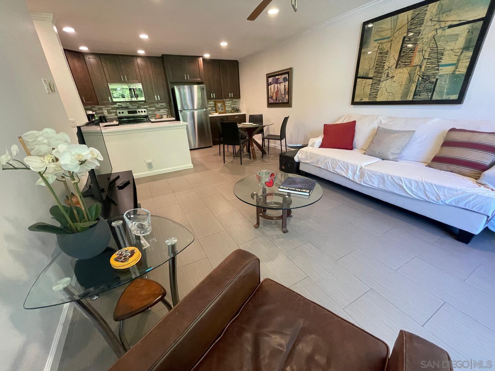 Detail Gallery Image 3 of 15 For 2510  Torrey Pines Rd  413, La Jolla,  CA 92037 - 1 Beds | 1 Baths