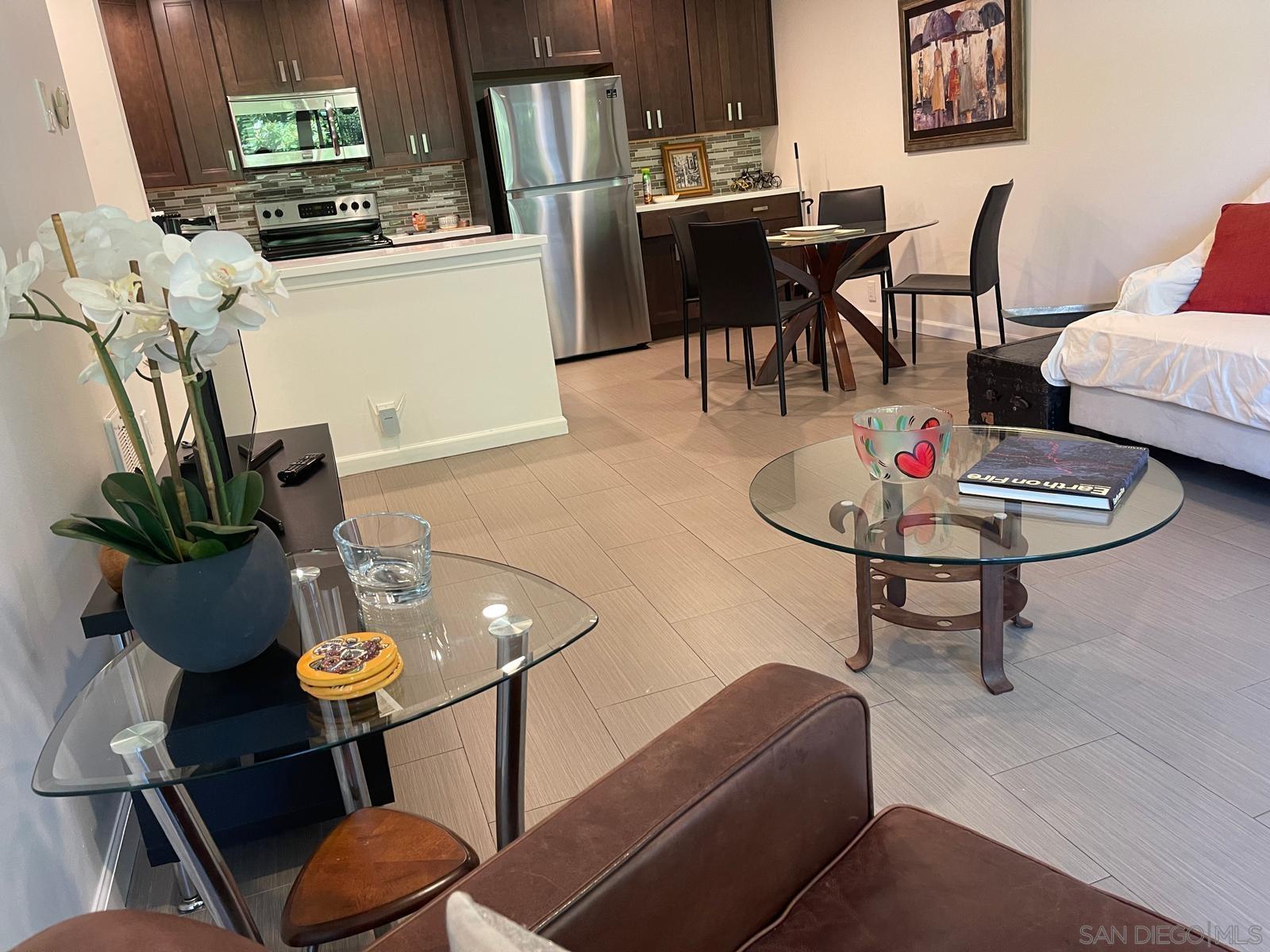 Detail Gallery Image 4 of 15 For 2510  Torrey Pines Rd  413, La Jolla,  CA 92037 - 1 Beds | 1 Baths