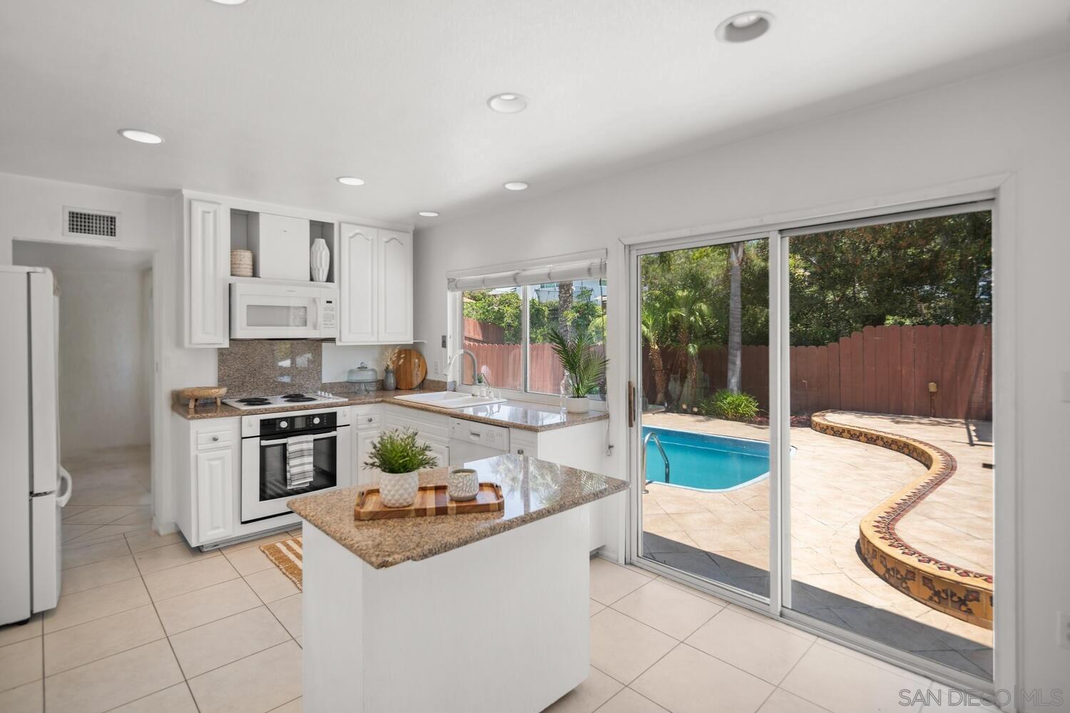 Detail Gallery Image 17 of 55 For 4135  Huerfano Ave, San Diego,  CA 92117 - 4 Beds | 2/1 Baths