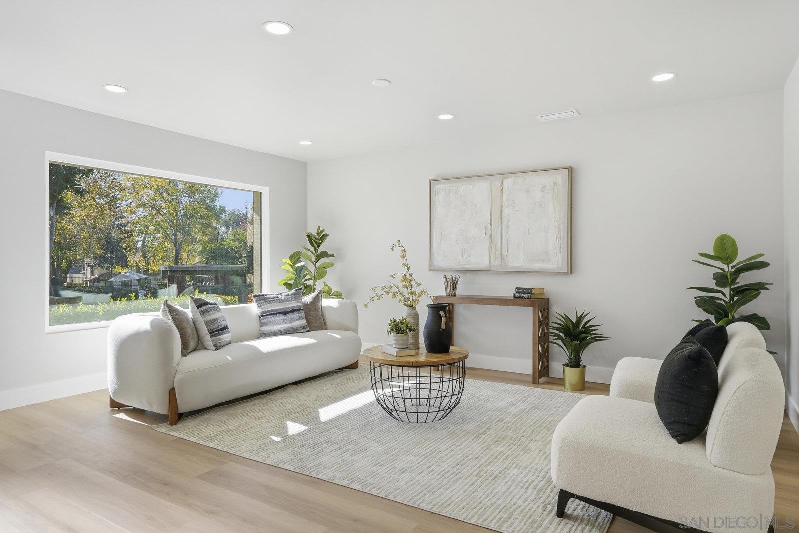 Detail Gallery Image 2 of 36 For 9859  Guisante Ter, San Diego,  CA 92124 - 4 Beds | 2/1 Baths