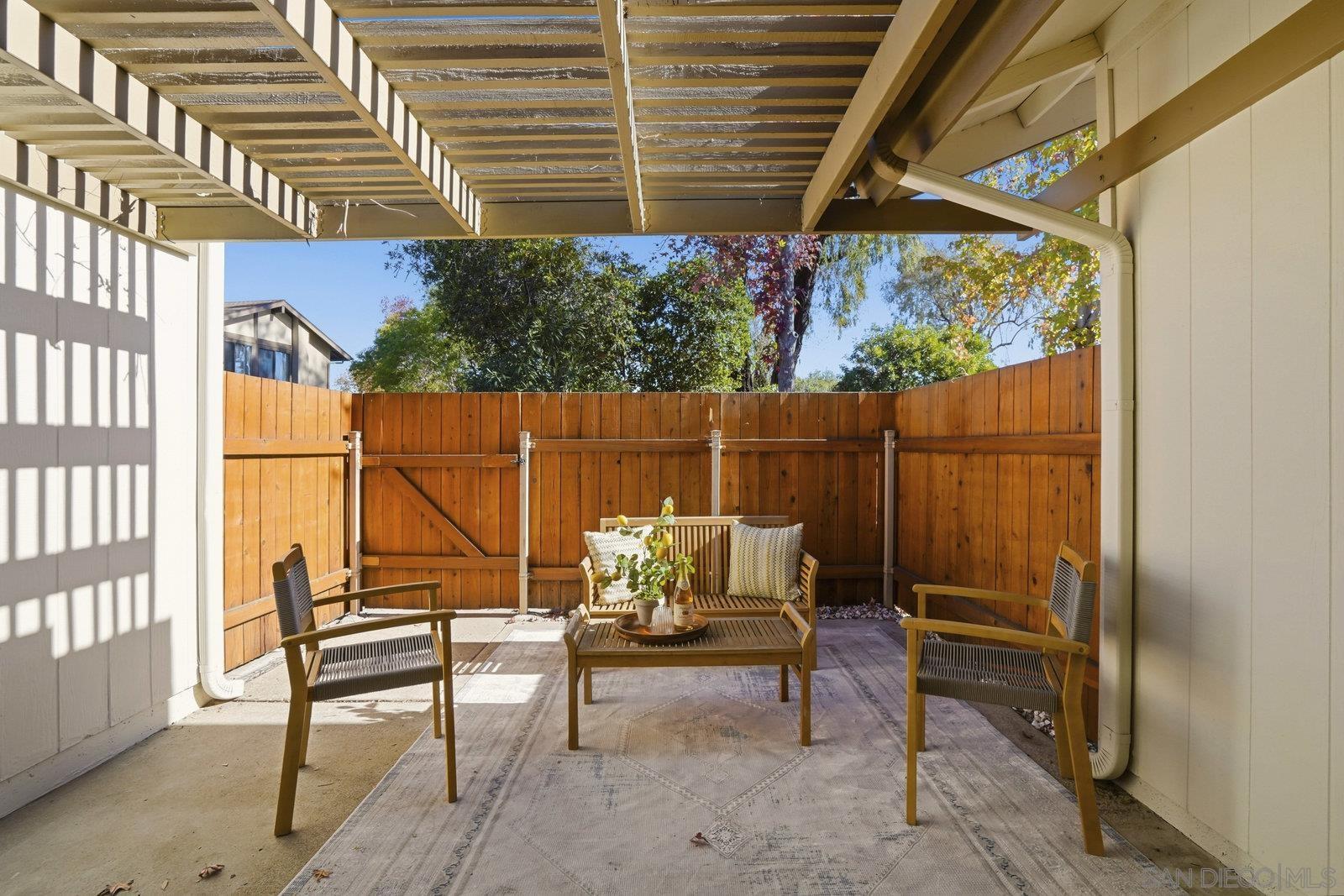 Detail Gallery Image 11 of 36 For 9859  Guisante Ter, San Diego,  CA 92124 - 4 Beds | 2/1 Baths