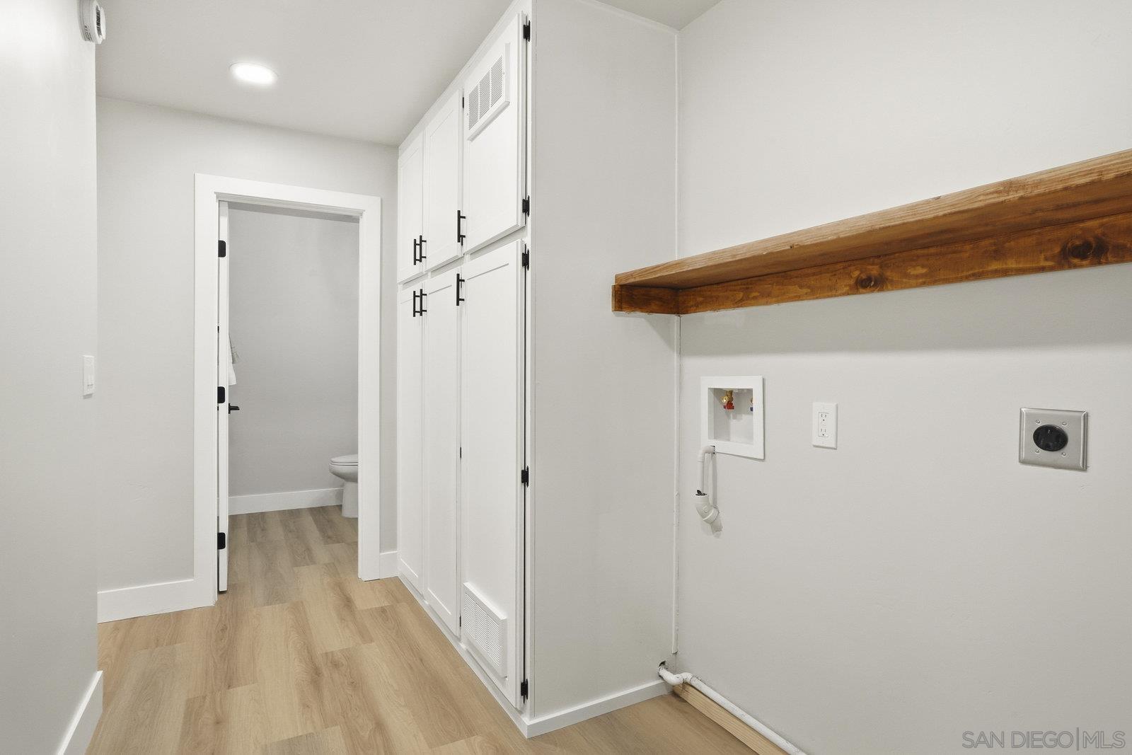 Detail Gallery Image 14 of 36 For 9859  Guisante Ter, San Diego,  CA 92124 - 4 Beds | 2/1 Baths