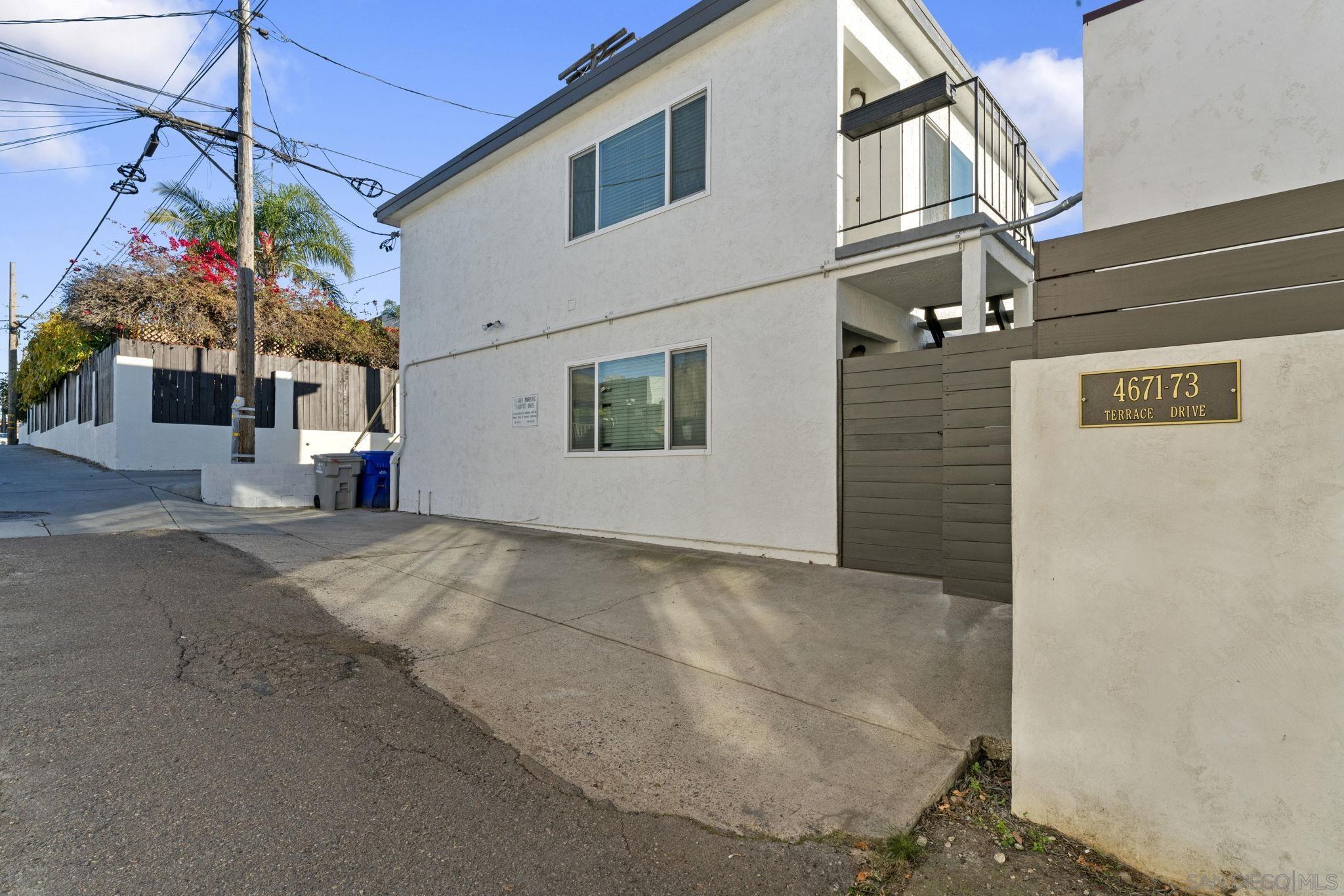 Detail Gallery Image 2 of 33 For 4673  Terrace Dr  Unit B, San Diego,  CA 92116 - 1 Beds | 1/1 Baths