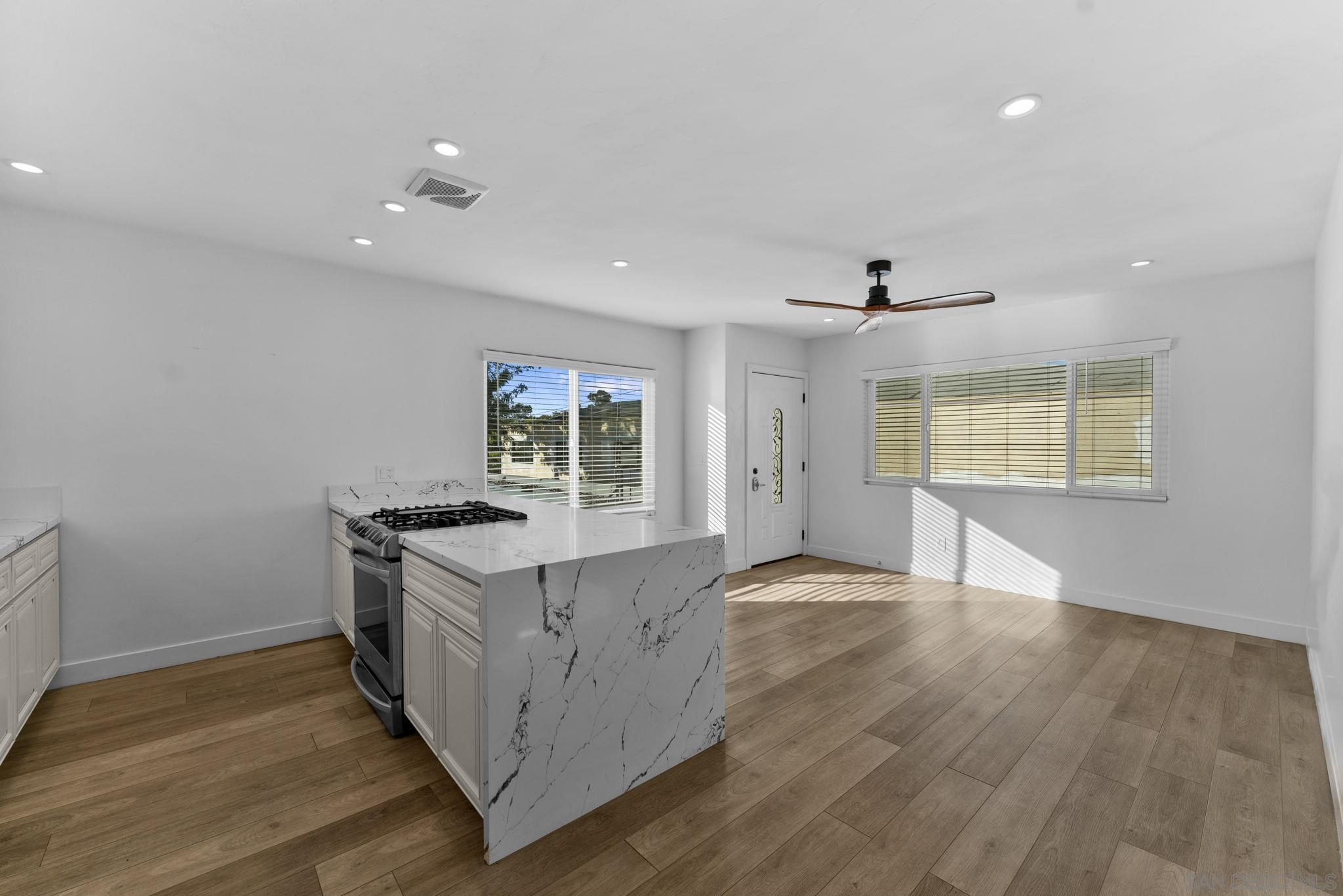 Detail Gallery Image 12 of 33 For 4673  Terrace Dr  Unit B, San Diego,  CA 92116 - 1 Beds | 1/1 Baths