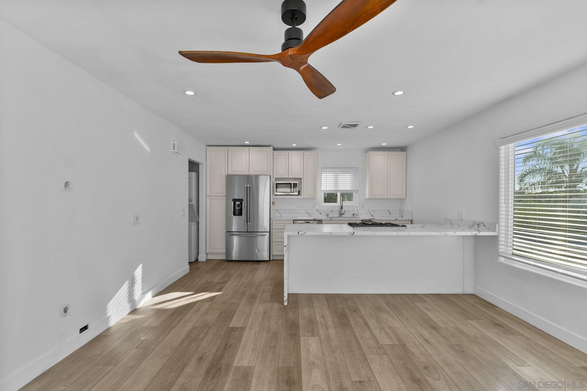 Detail Gallery Image 15 of 33 For 4673  Terrace Dr  Unit B, San Diego,  CA 92116 - 1 Beds | 1/1 Baths