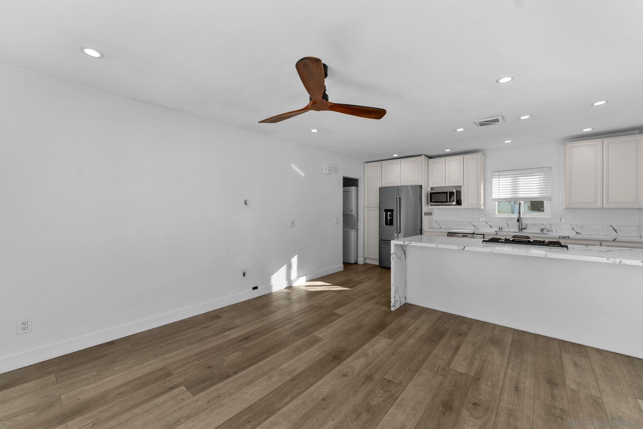 Detail Gallery Image 17 of 33 For 4673  Terrace Dr  Unit B, San Diego,  CA 92116 - 1 Beds | 1/1 Baths