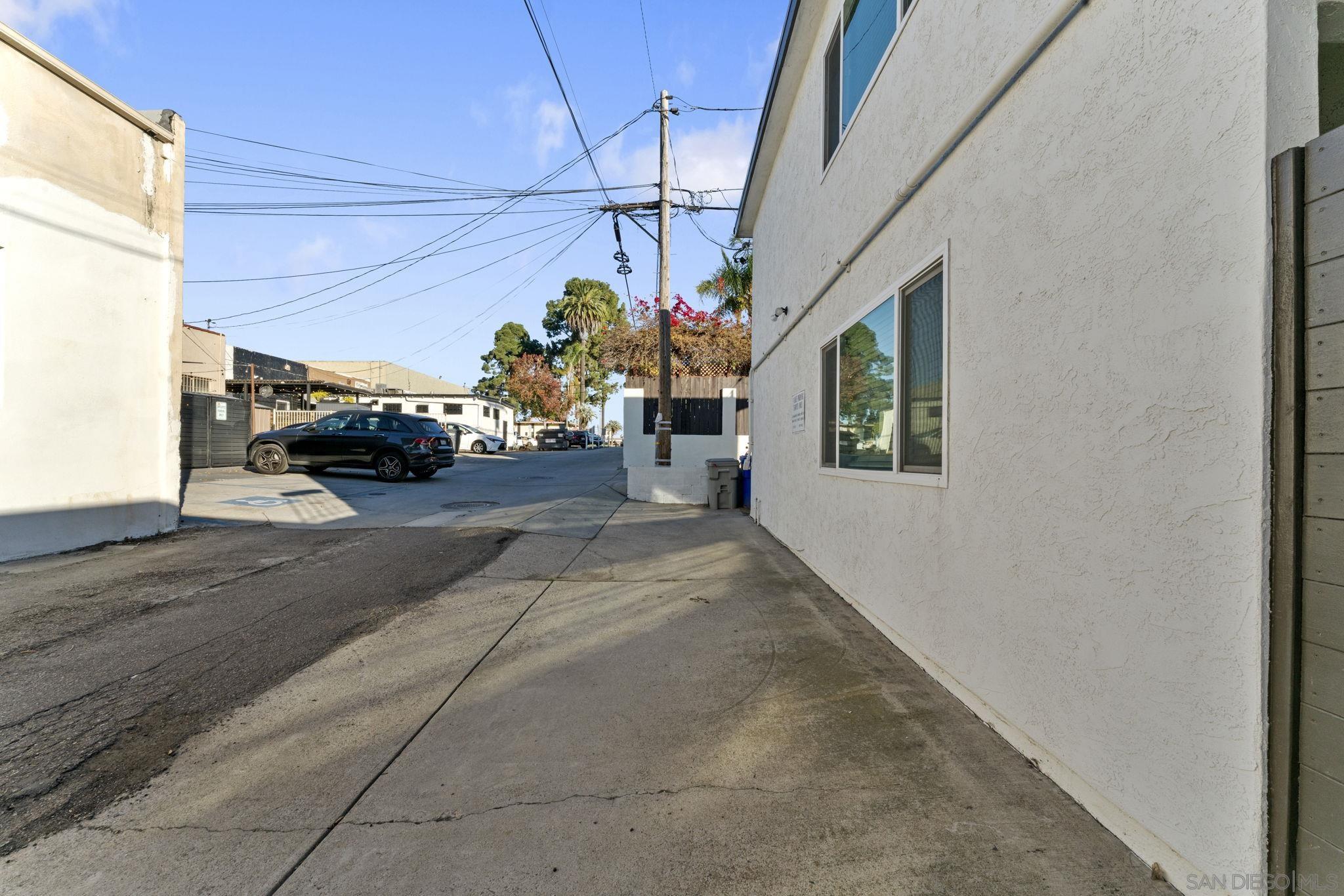 Detail Gallery Image 28 of 33 For 4673  Terrace Dr  Unit B, San Diego,  CA 92116 - 1 Beds | 1/1 Baths