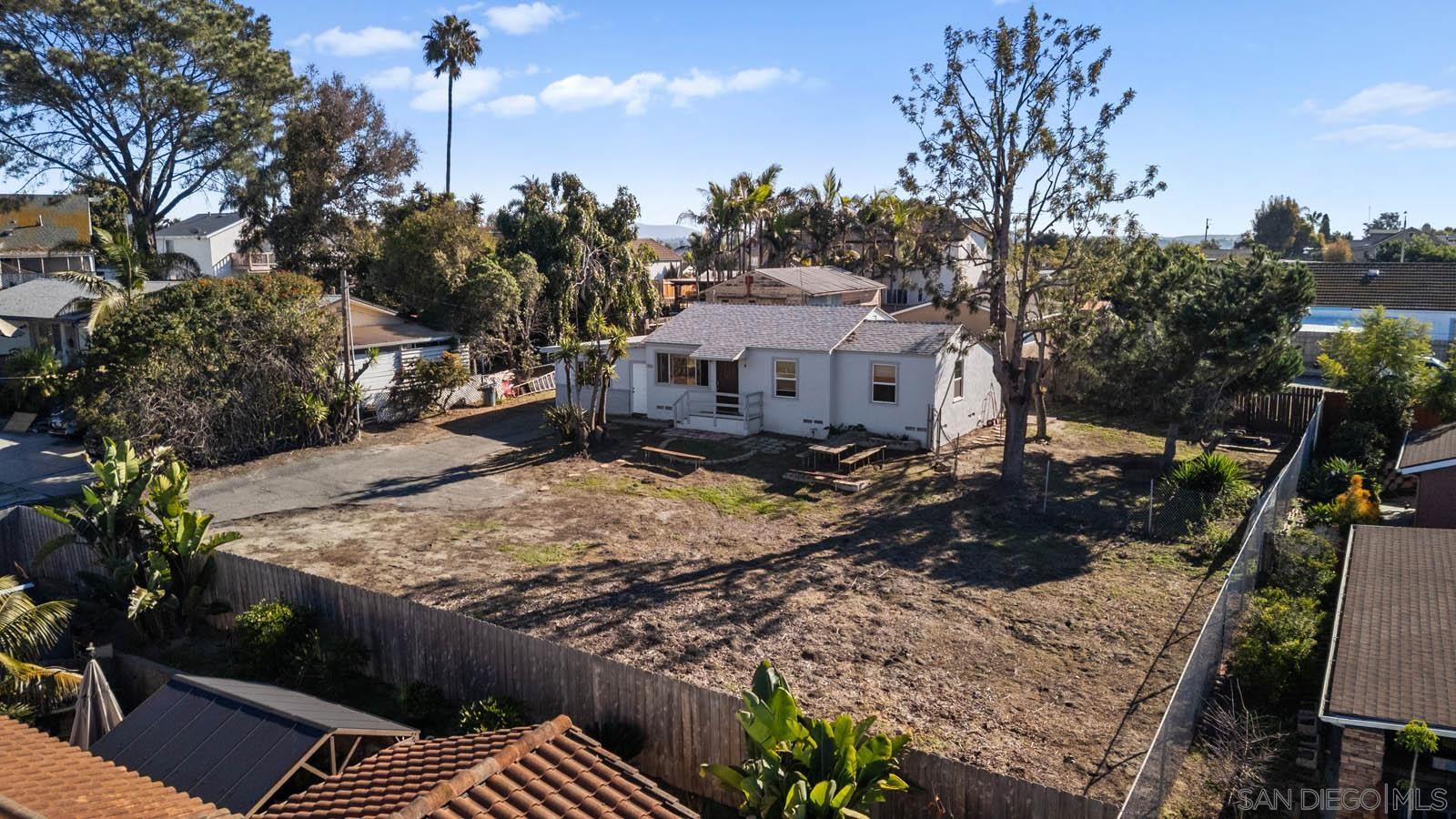 Detail Gallery Image 3 of 22 For 1760  Olive Ave, Vista,  CA 92083 - 2 Beds | 1 Baths