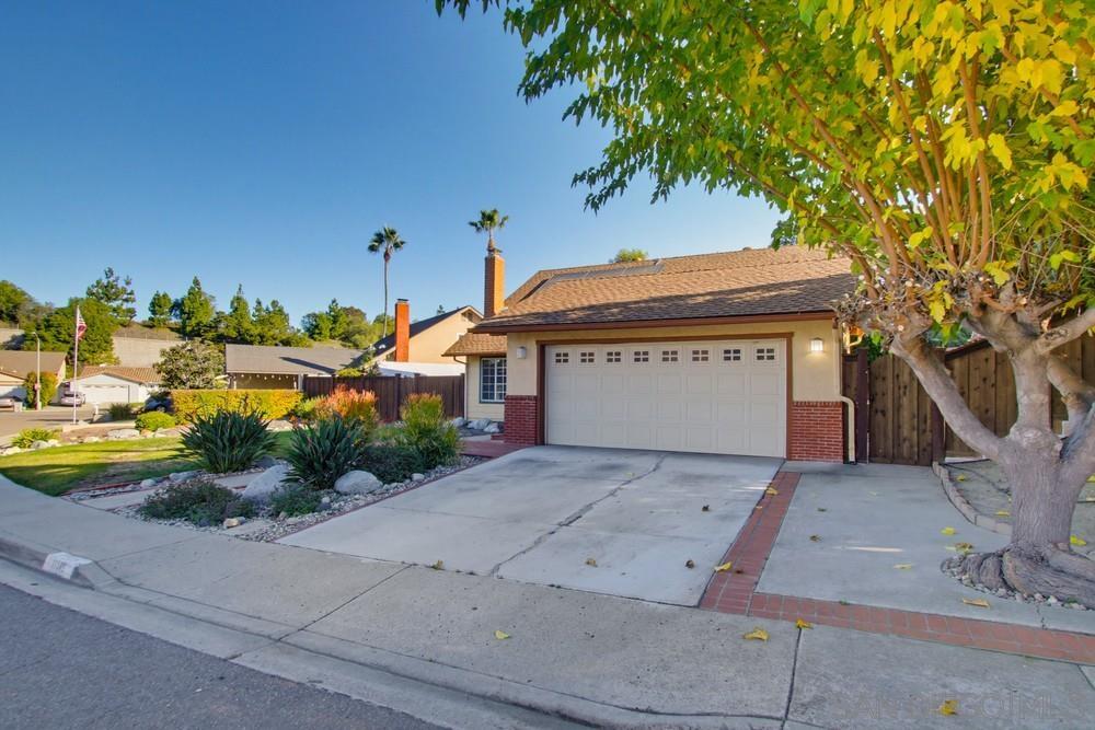 Detail Gallery Image 3 of 50 For 11385  Paseo Albacete, San Diego,  CA 92129 - 5 Beds | 2 Baths