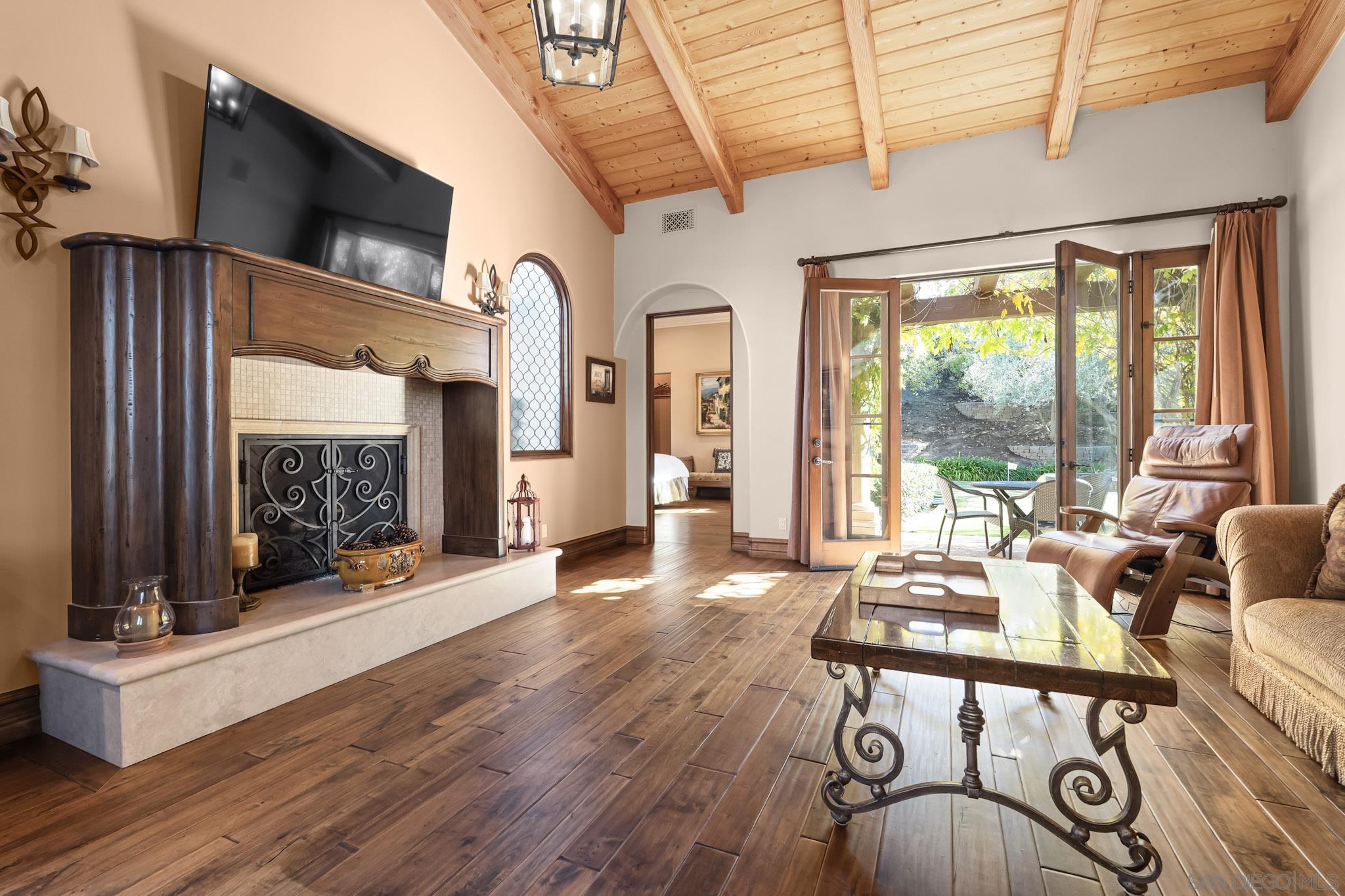 Detail Gallery Image 21 of 34 For 18486  via Candela, Rancho Santa Fe,  CA 92091 - 5 Beds | 5/2 Baths