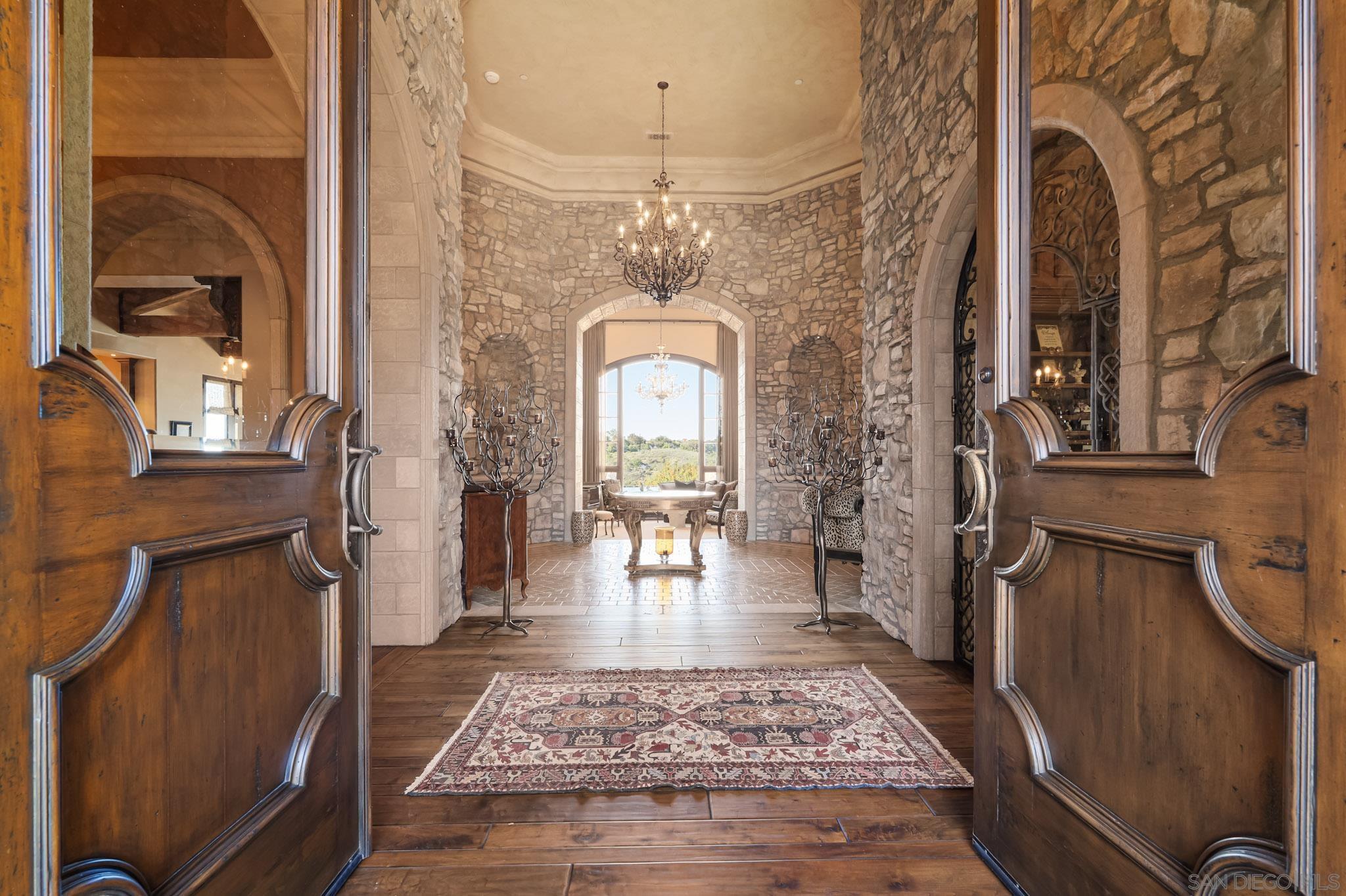 Detail Gallery Image 4 of 34 For 18486  via Candela, Rancho Santa Fe,  CA 92091 - 5 Beds | 5/2 Baths