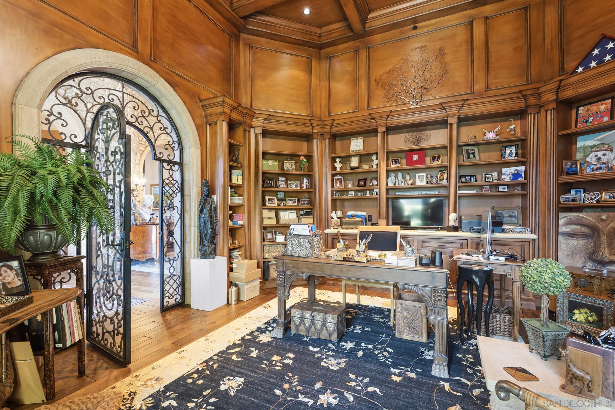 Detail Gallery Image 8 of 34 For 18486  via Candela, Rancho Santa Fe,  CA 92091 - 5 Beds | 5/2 Baths