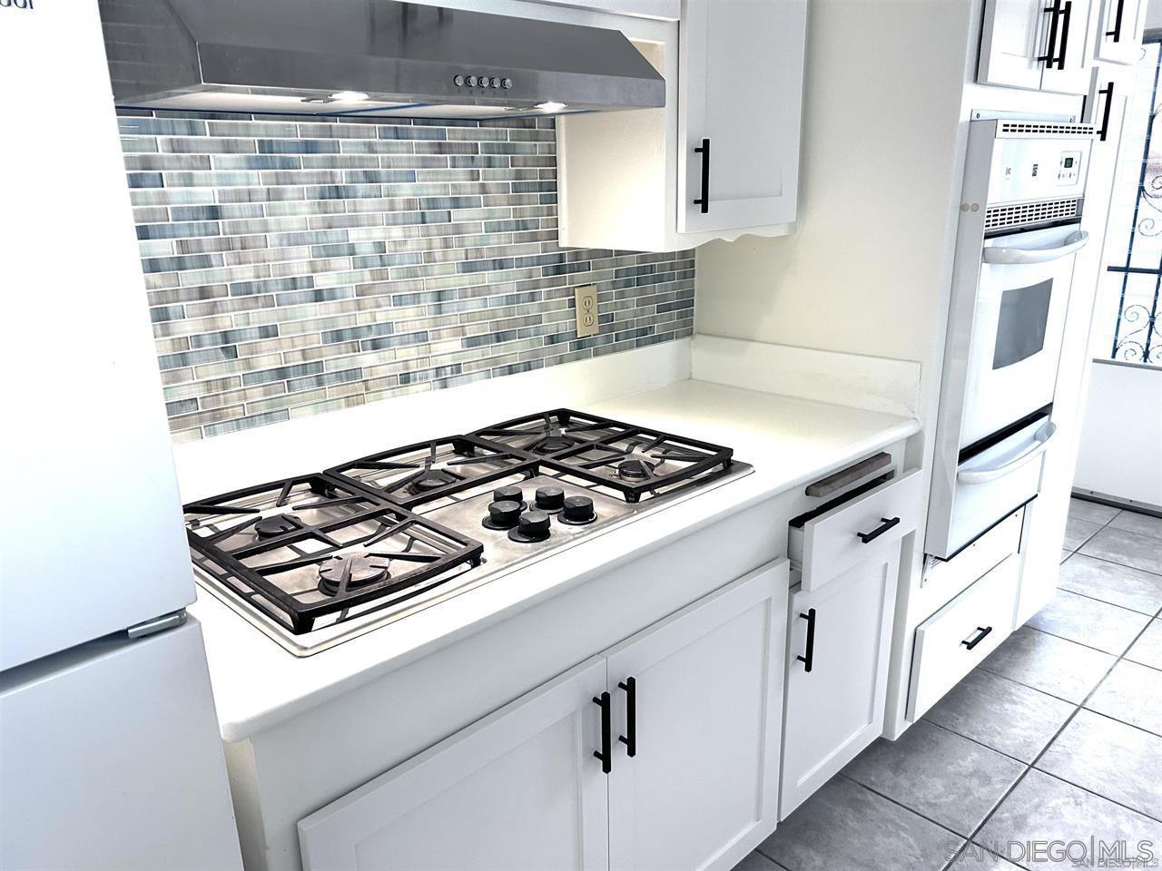 Detail Gallery Image 2 of 8 For 6458  Mount Aguilar, San Diego,  CA 92111 - 4 Beds | 2 Baths