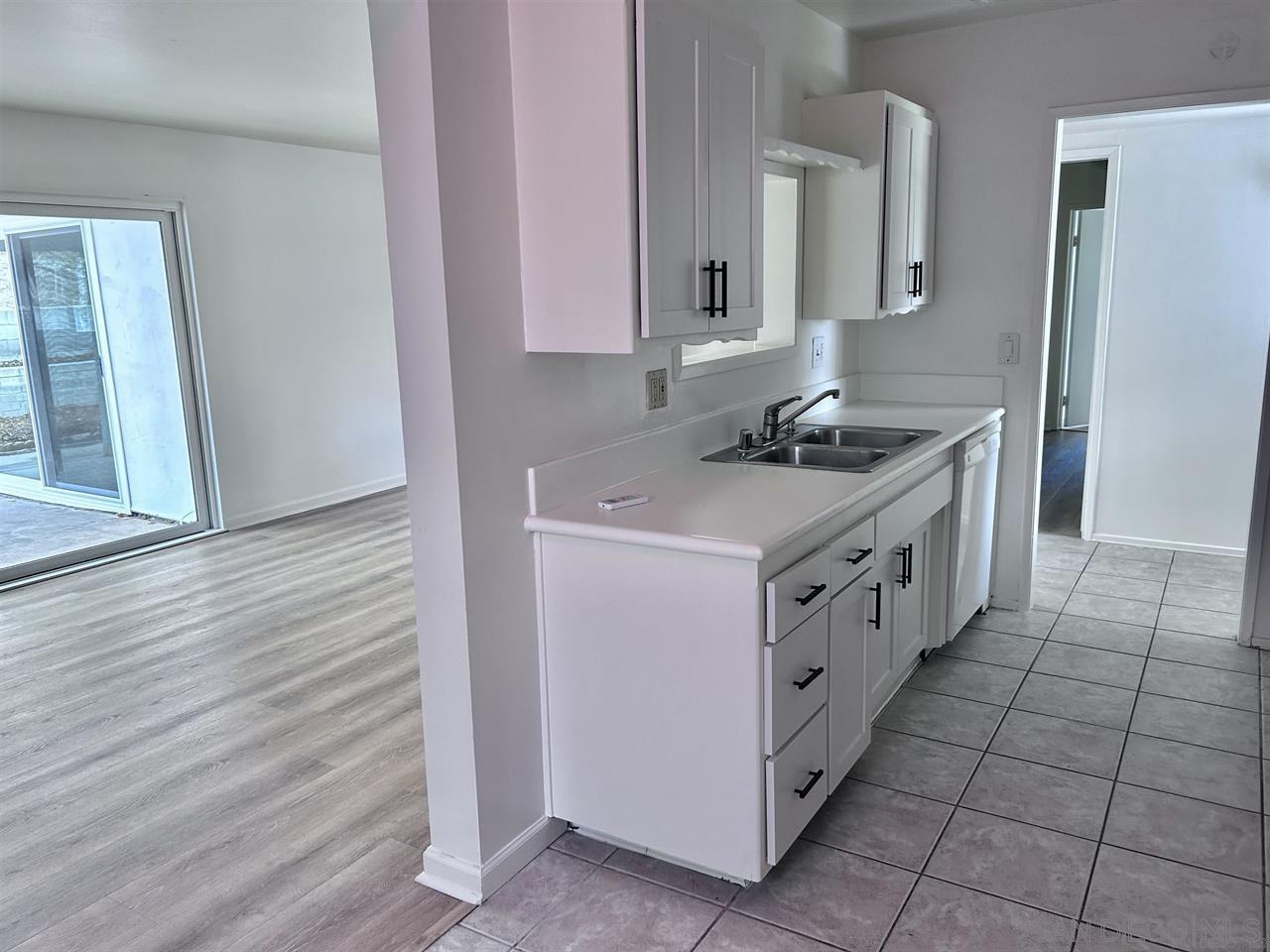 Detail Gallery Image 3 of 8 For 6458  Mount Aguilar, San Diego,  CA 92111 - 4 Beds | 2 Baths