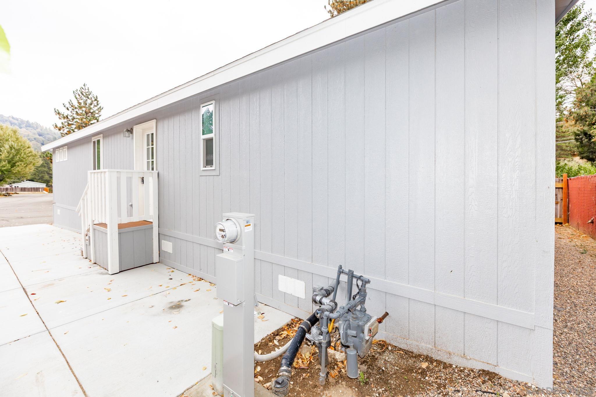 Detail Gallery Image 21 of 25 For 22899  Byron Road  #11,  Crestline,  CA 92325 - 2 Beds | 2 Baths