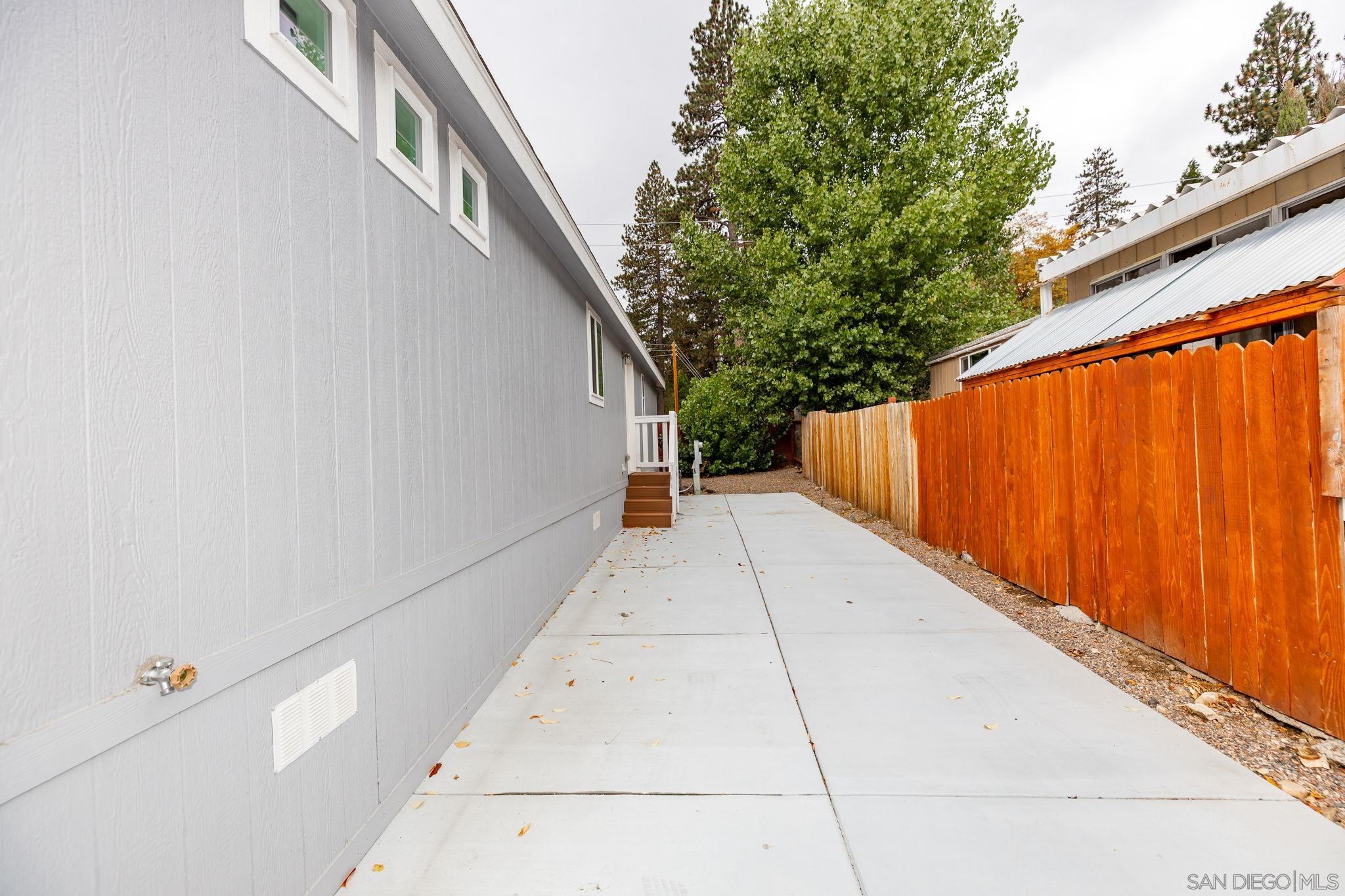 Detail Gallery Image 24 of 25 For 22899  Byron Road  #11,  Crestline,  CA 92325 - 2 Beds | 2 Baths