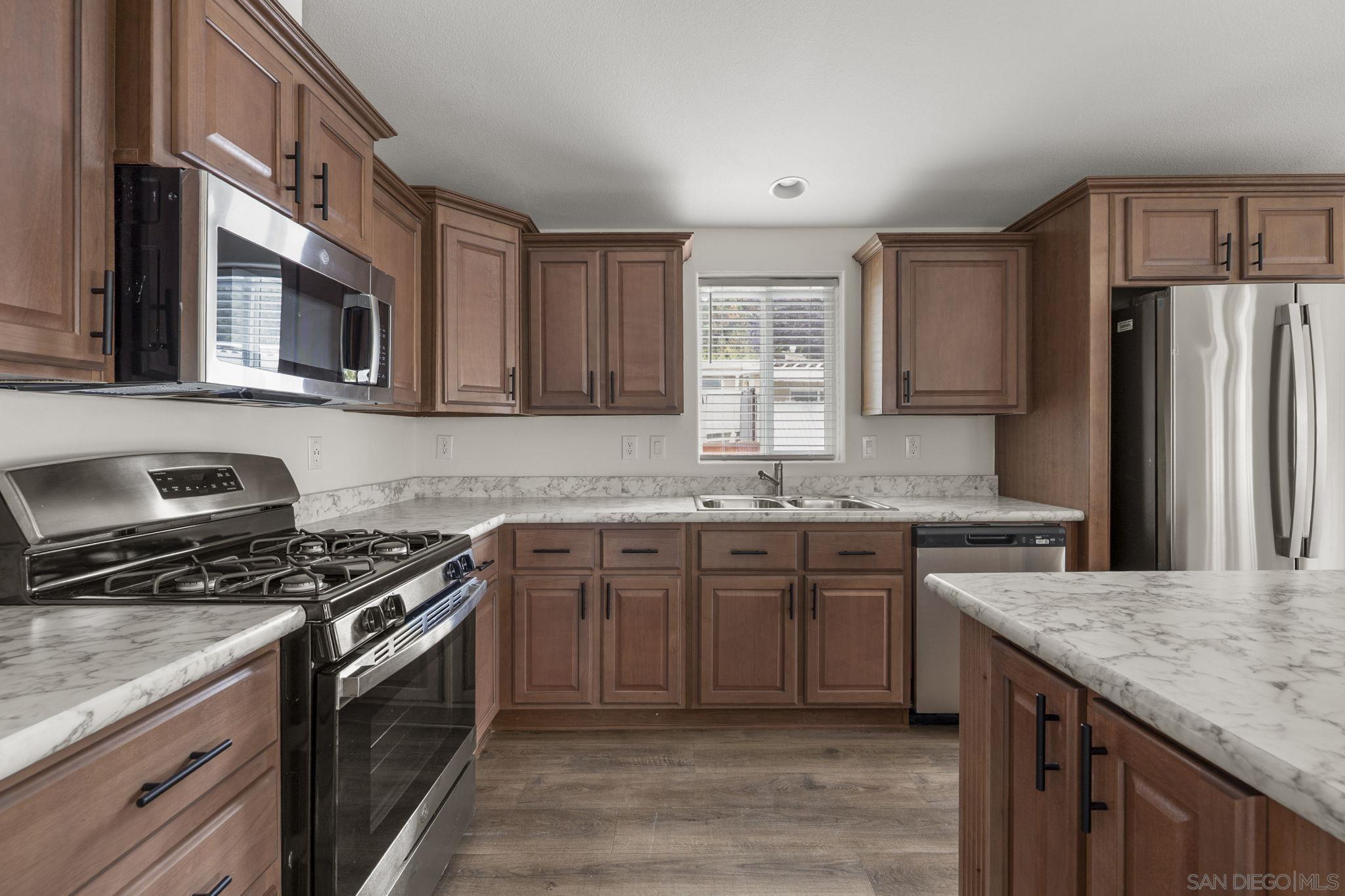 Detail Gallery Image 4 of 25 For 22899  Byron Road  #11,  Crestline,  CA 92325 - 2 Beds | 2 Baths