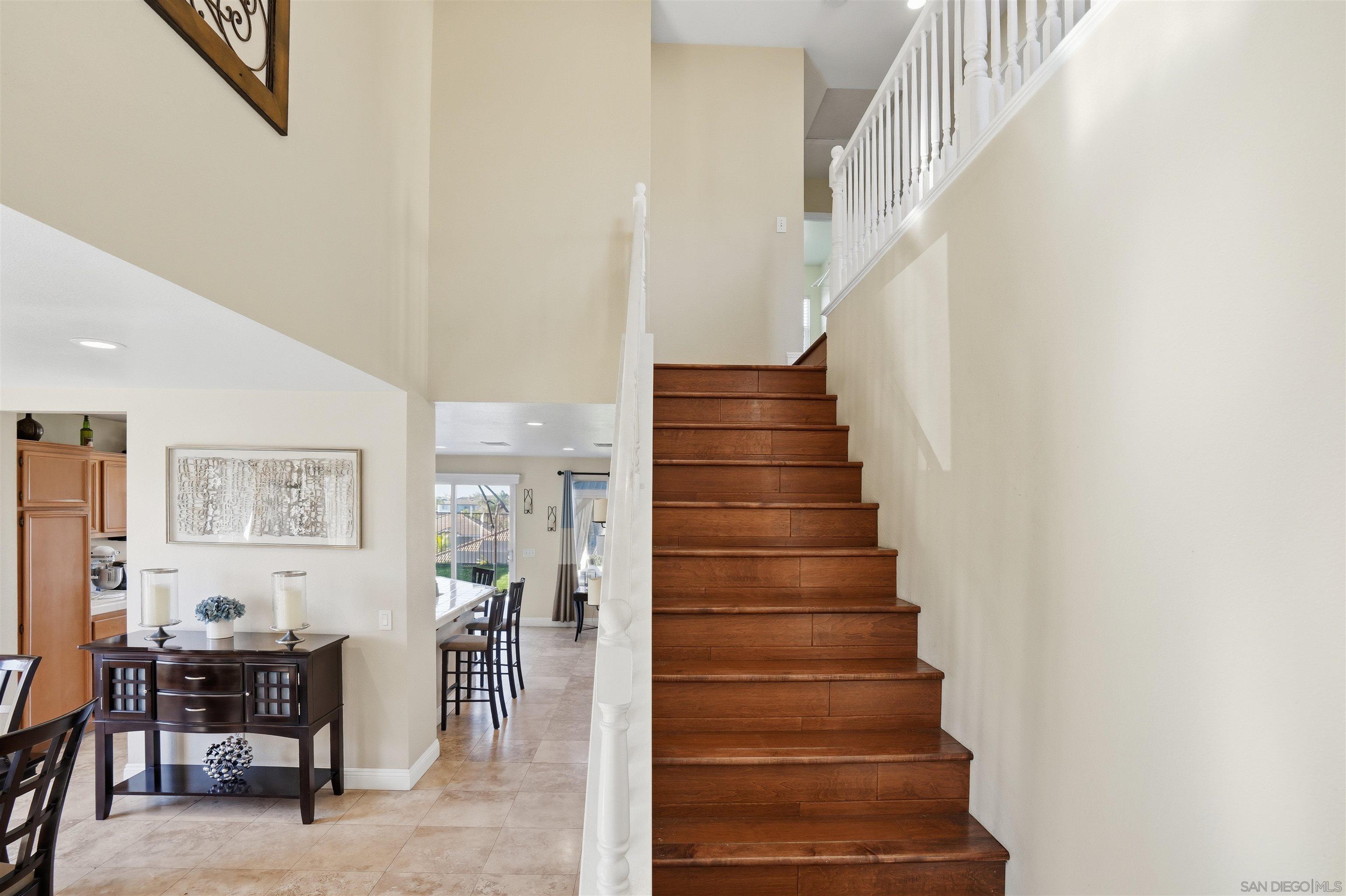 Detail Gallery Image 6 of 48 For 1332  Carneros Valley St, Chula Vista,  CA 91913 - 5 Beds | 2/1 Baths