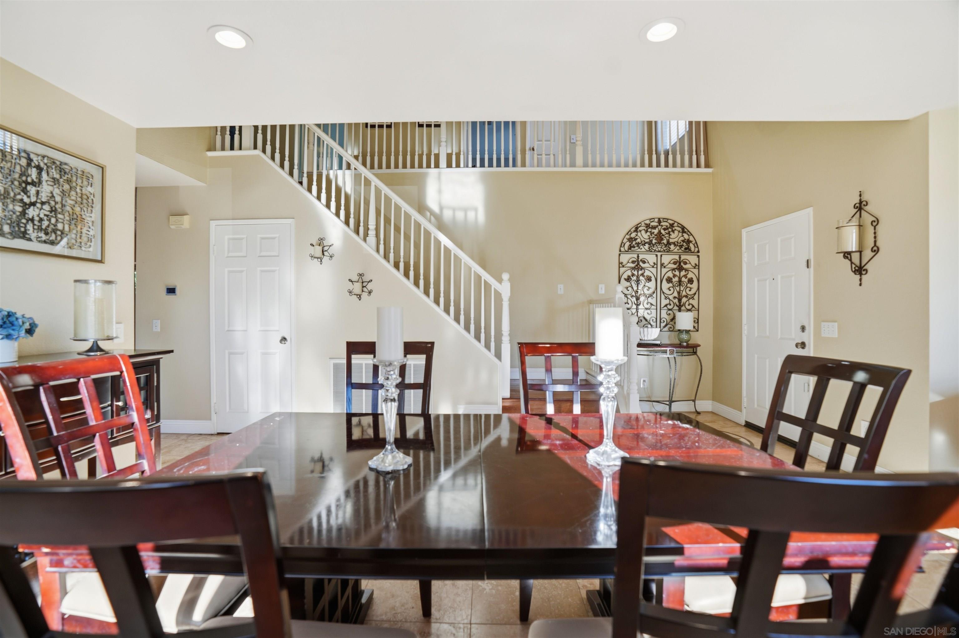 Detail Gallery Image 10 of 48 For 1332  Carneros Valley St, Chula Vista,  CA 91913 - 5 Beds | 2/1 Baths